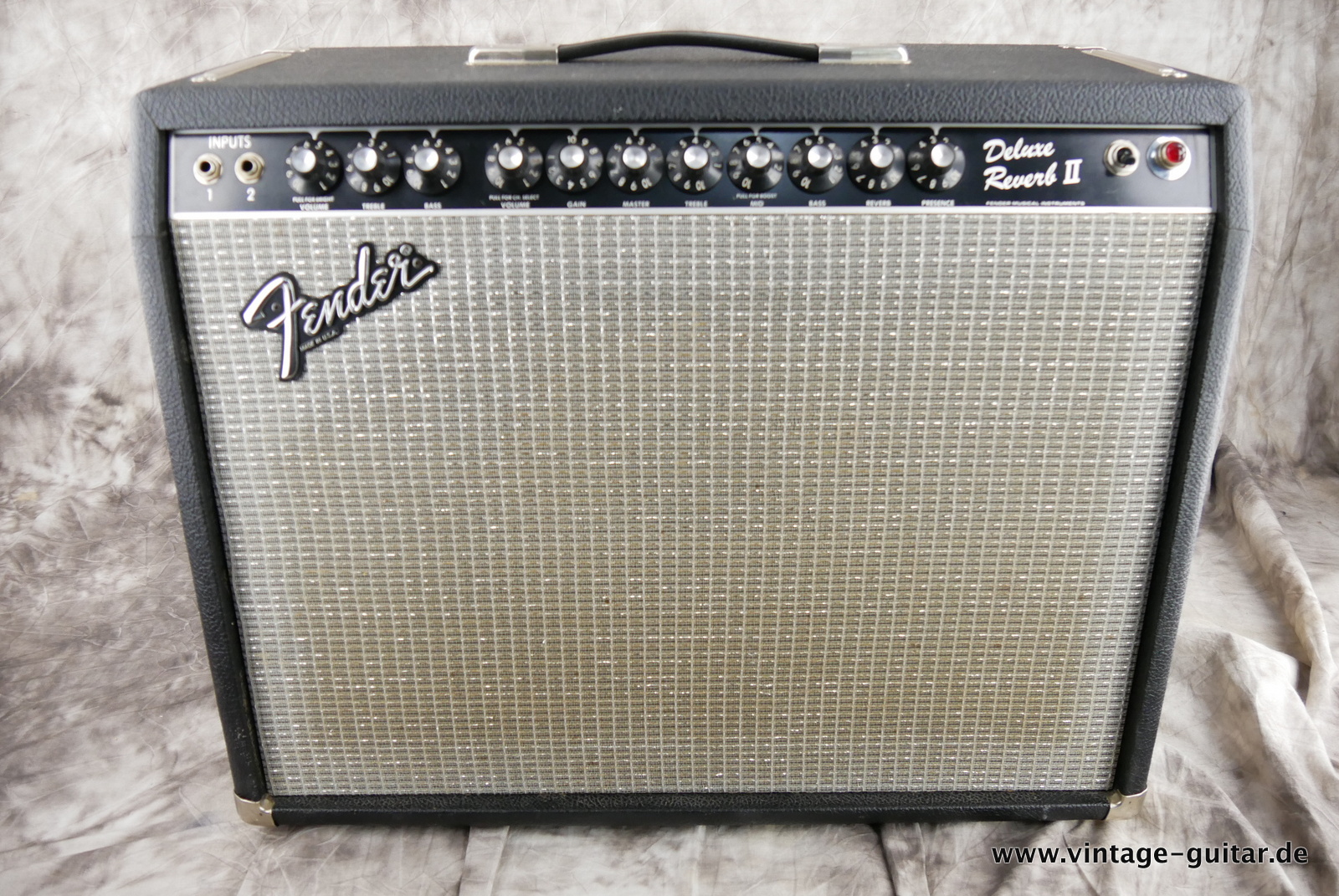 Fender-Deluxe-Reverb-II-1983-black-tolex-001.JPG
