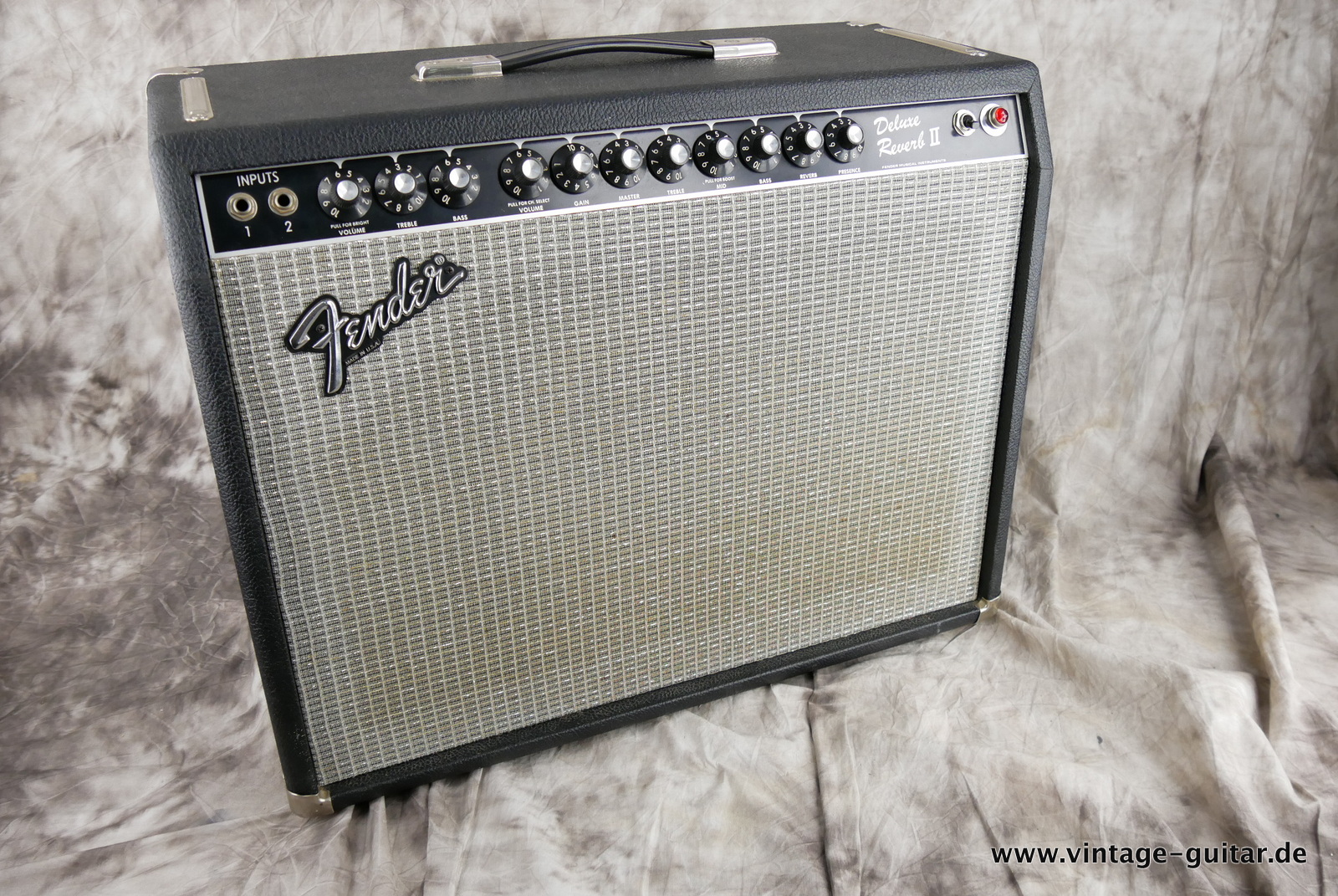 Fender-Deluxe-Reverb-II-1983-black-tolex-004.JPG