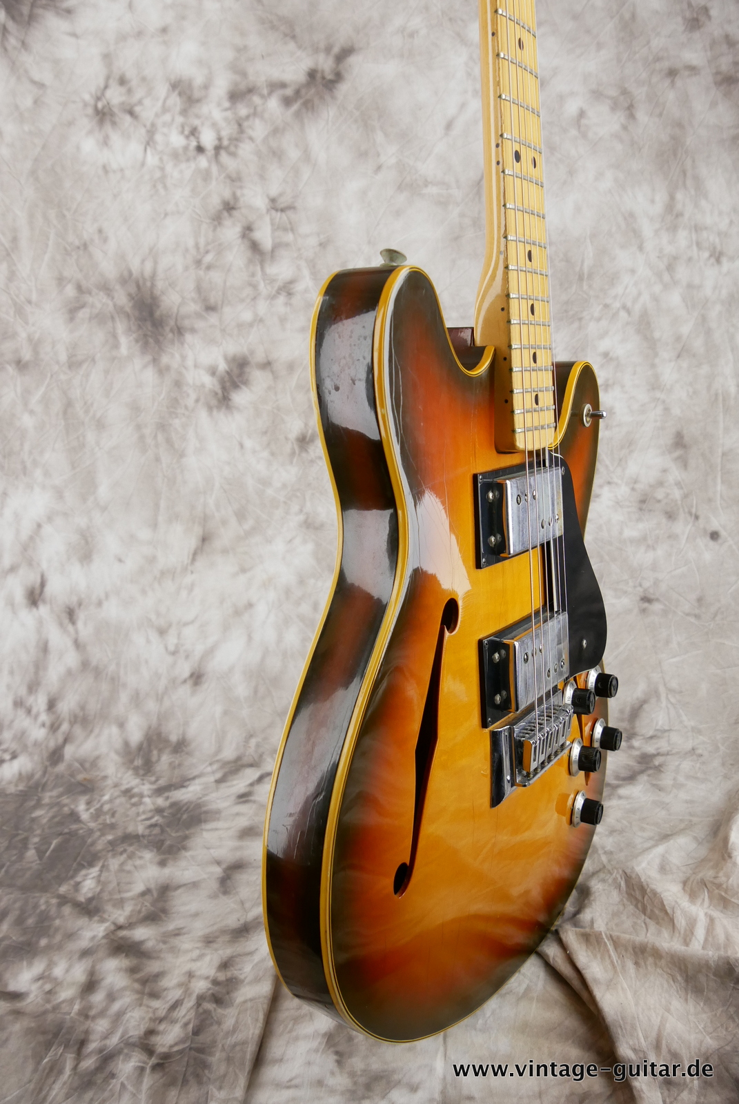 img/vintage/5402/Fender-Starcaster-1974-sunburst-010.JPG