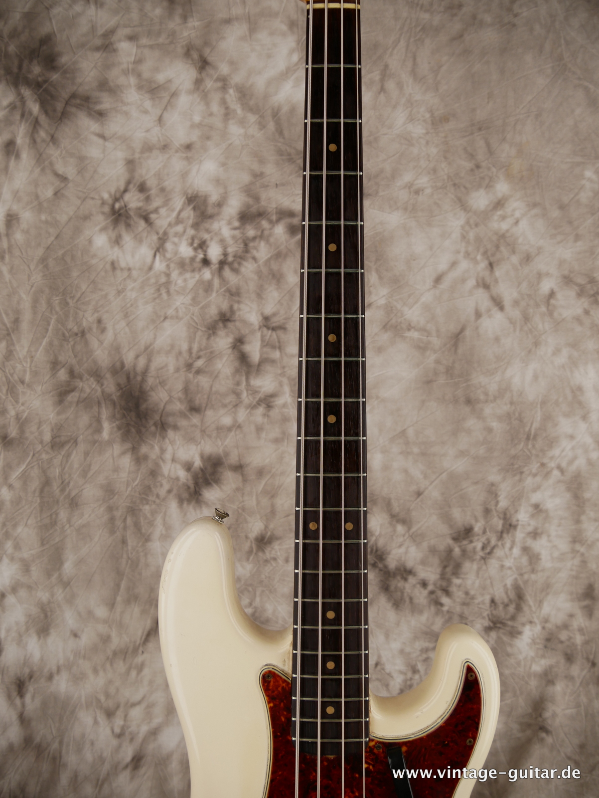 img/vintage/5405/Fender_Precision_Bass_USA_white_refinished_1964-011.JPG