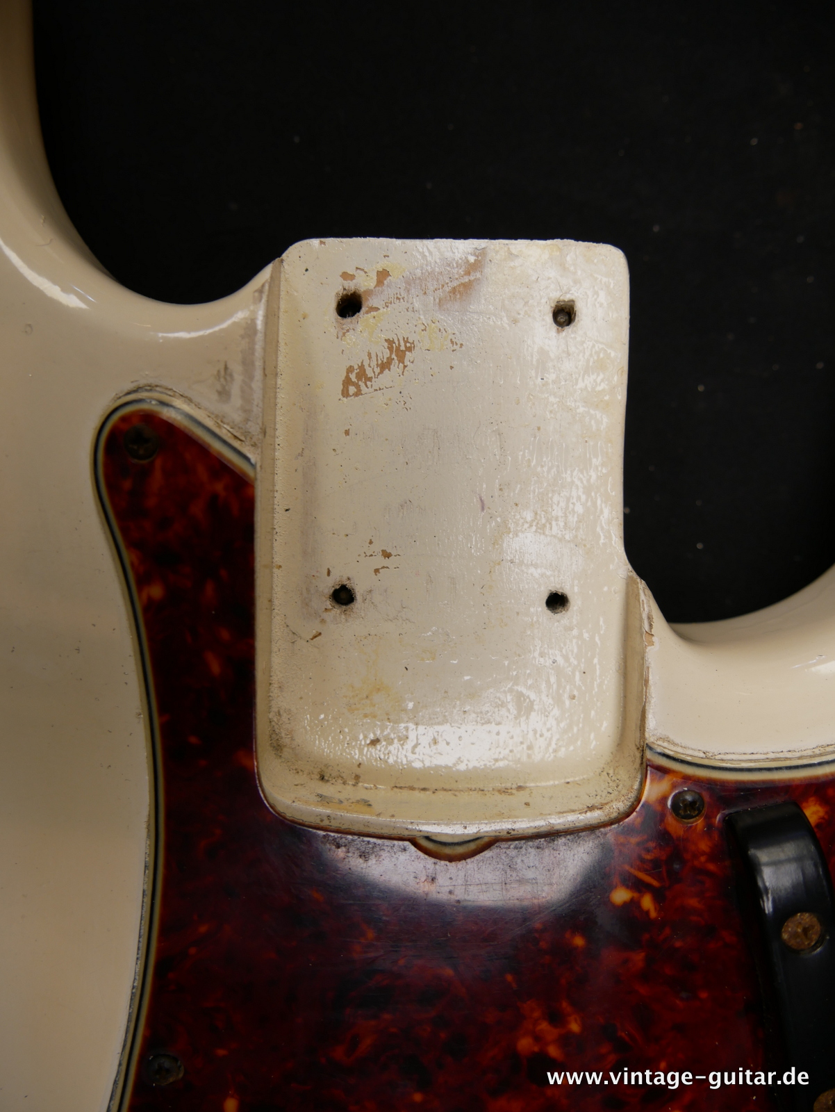 img/vintage/5405/Fender_Precision_Bass_USA_white_refinished_1964-014.JPG