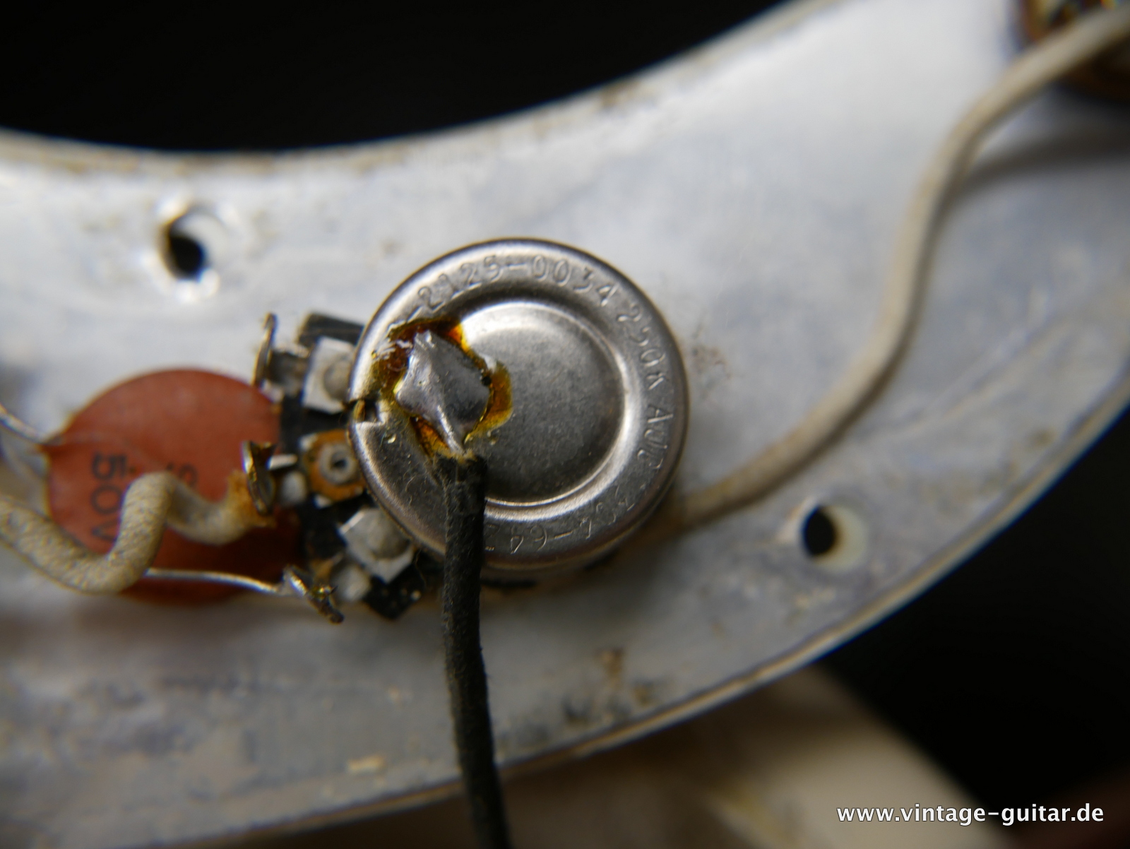 img/vintage/5405/Fender_Precision_Bass_USA_white_refinished_1964-020.JPG