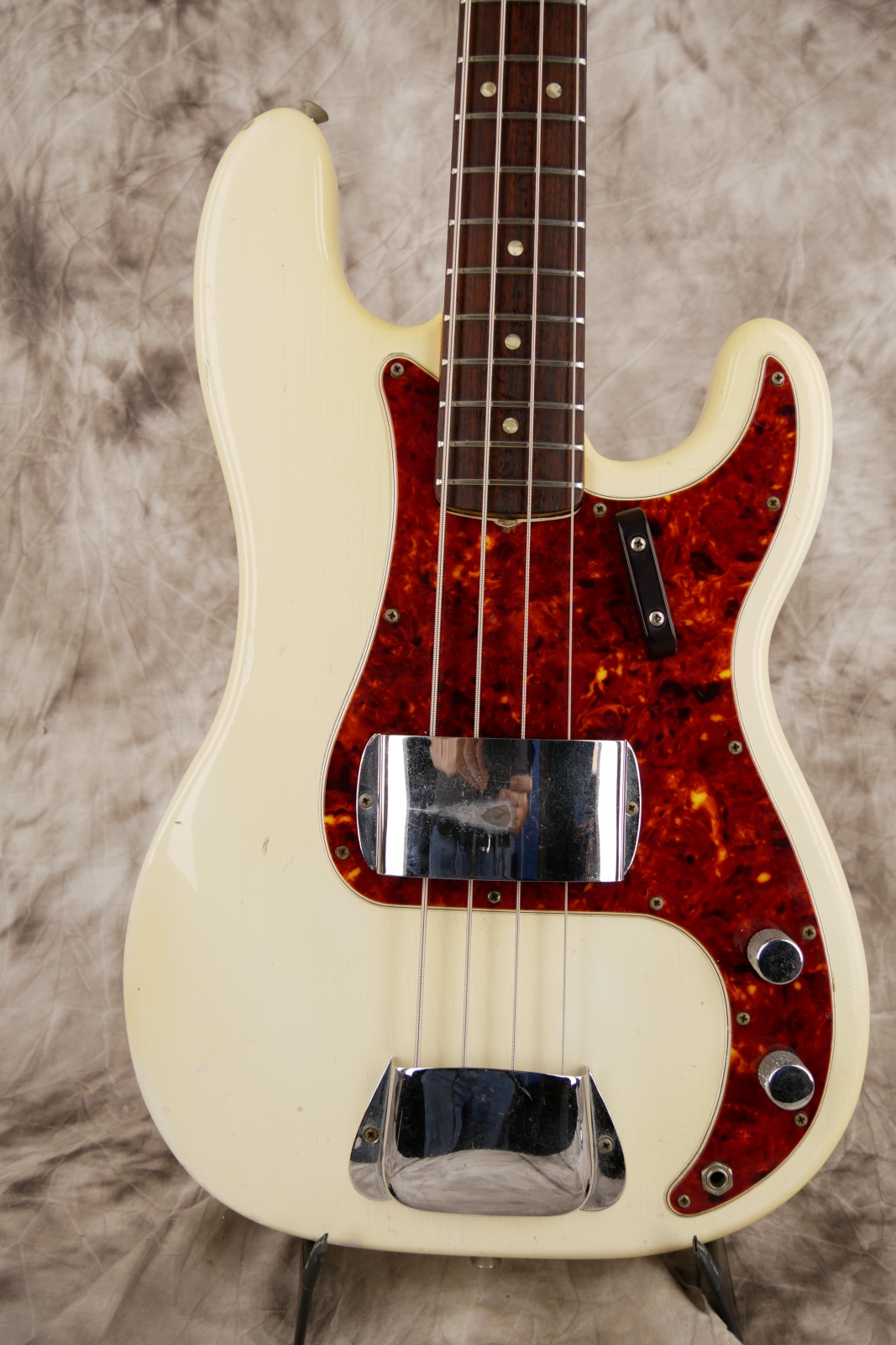 Fender-Precision-Bass-1966-olympic-white-002.JPG