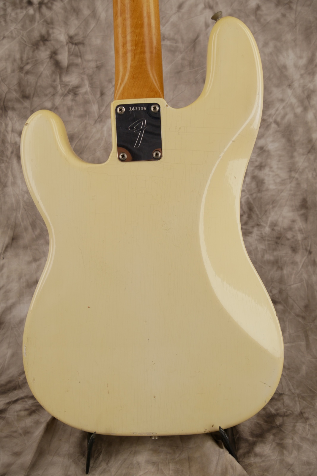 Fender-Precision-Bass-1966-olympic-white-003.JPG