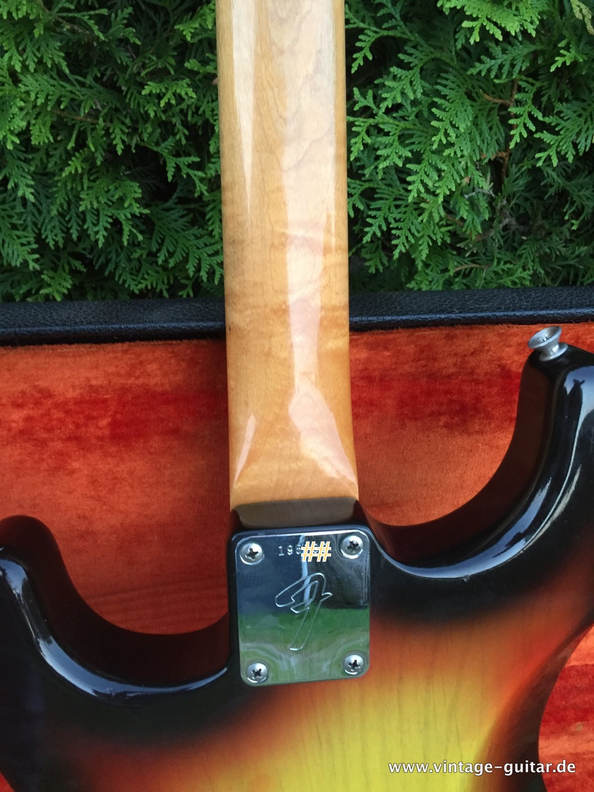 img/vintage/5409/Fender-Stratocaster-1967-sunburst-004.jpg