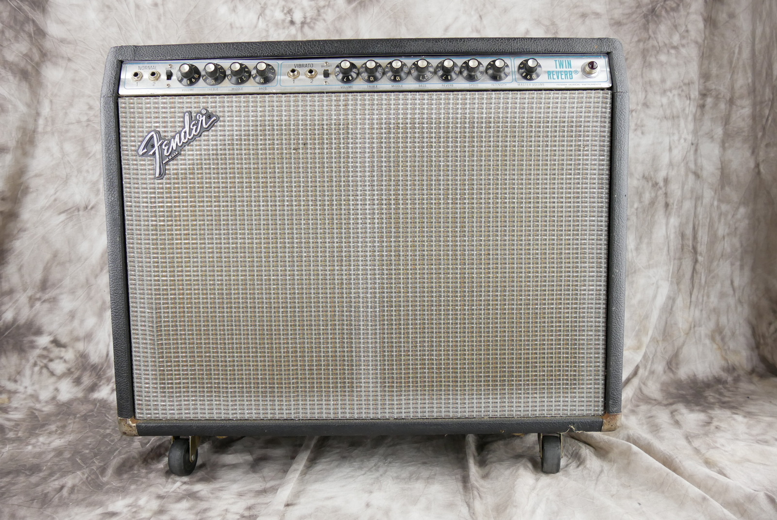 img/vintage/5412/Fender_Twin_Reverb_black_USA_1978-001.JPG