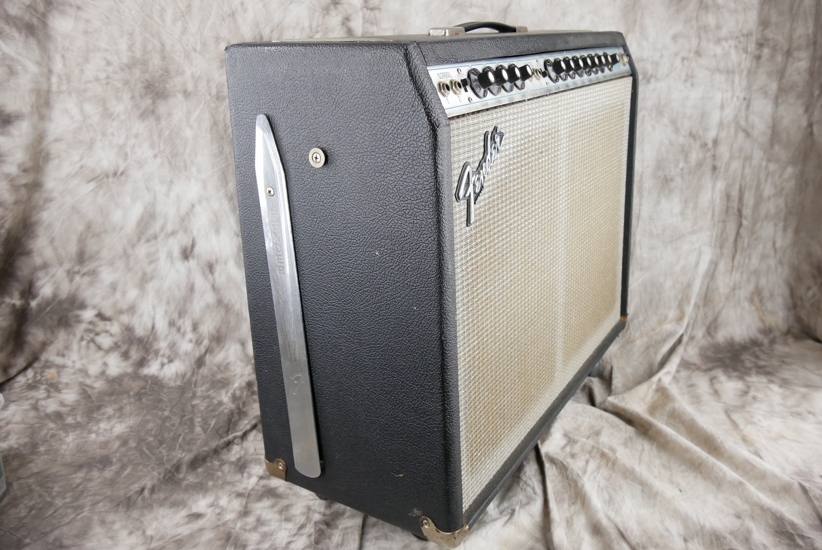 Fender_Twin_Reverb_black_USA_1978-003.JPG