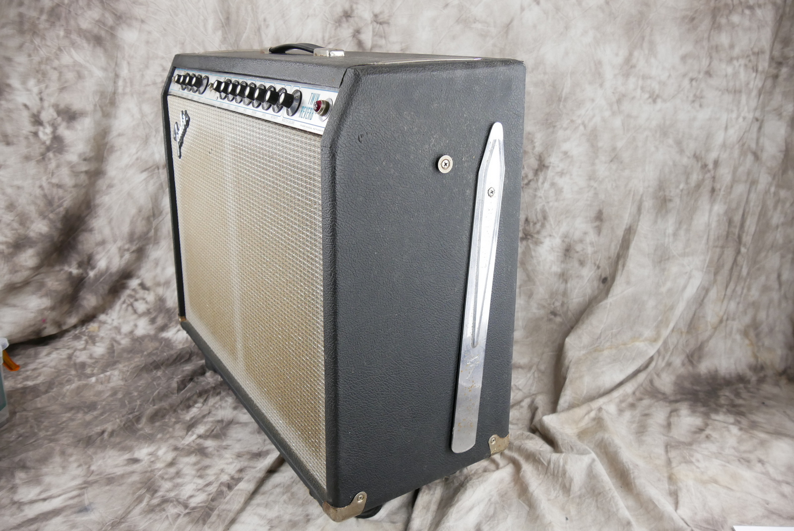 img/vintage/5412/Fender_Twin_Reverb_black_USA_1978-004.JPG