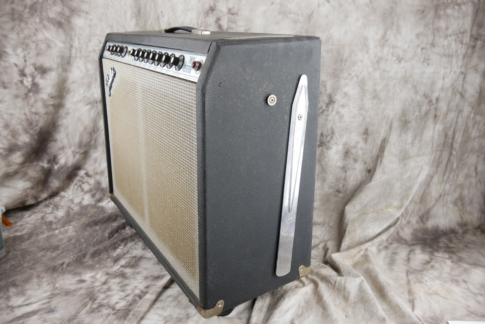 Fender_Twin_Reverb_black_USA_1978-004.JPG