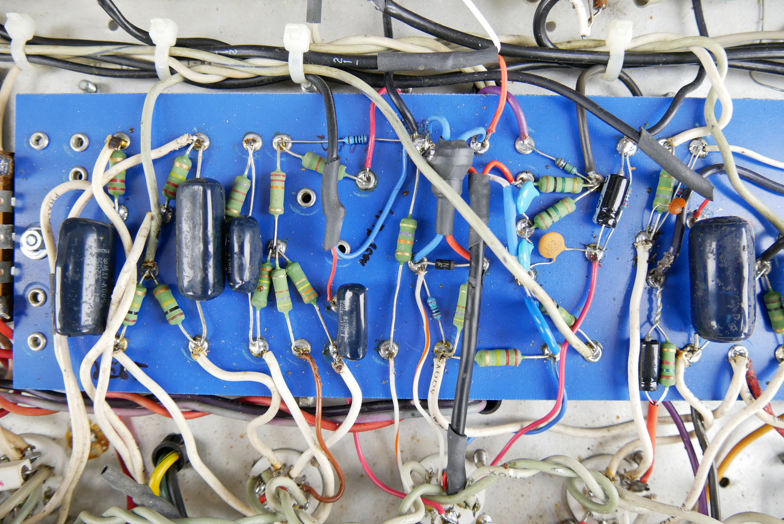 img/vintage/5412/Fender_Twin_Reverb_black_USA_1978-022.JPG