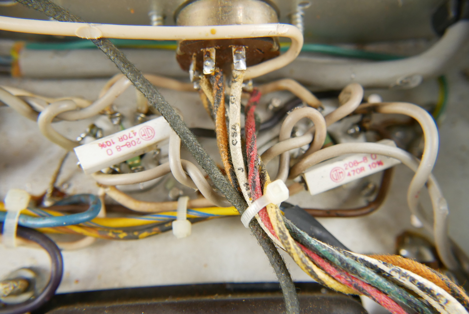img/vintage/5412/Fender_Twin_Reverb_black_USA_1978-030.JPG