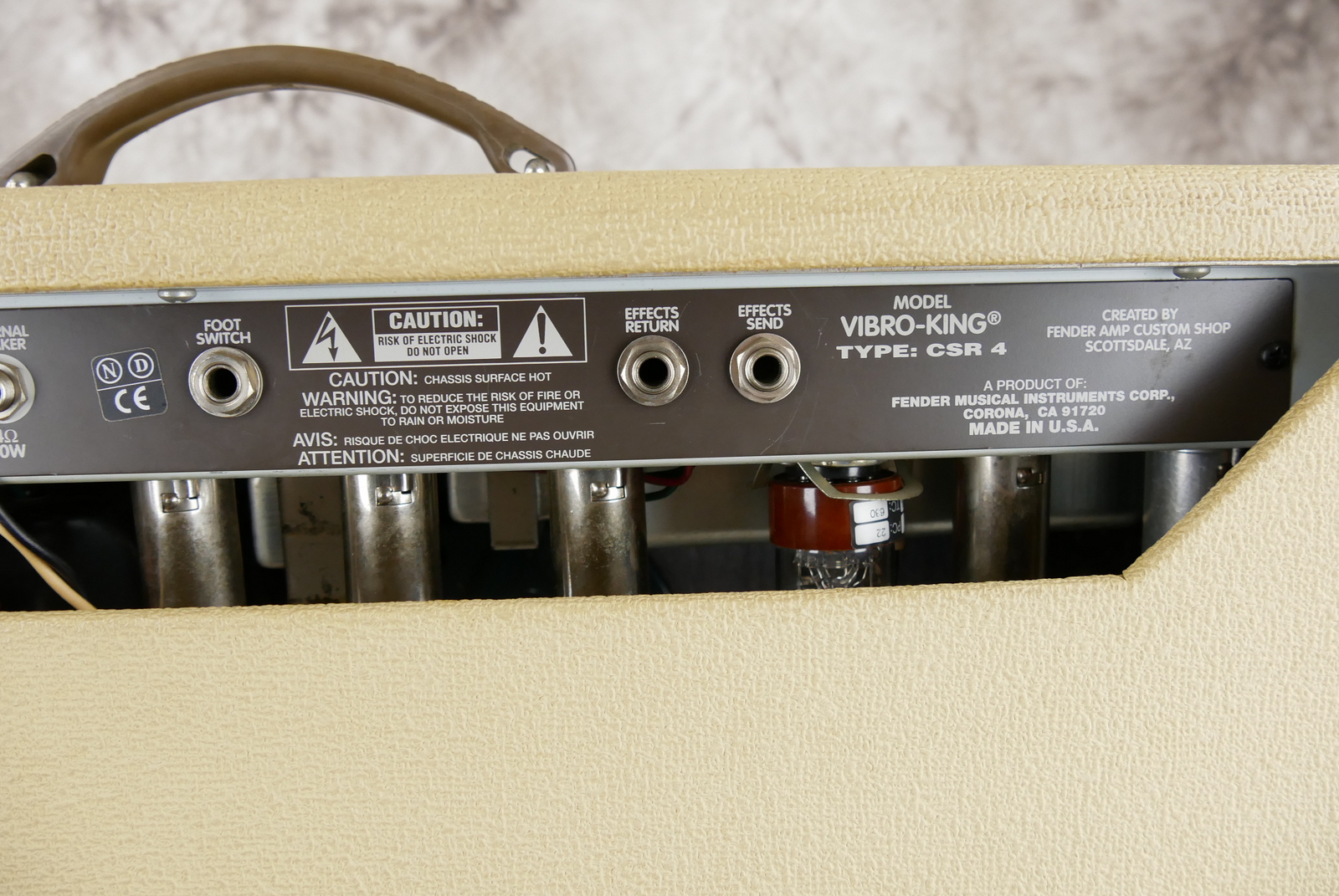 Fender_Custom_Vibro_King_blonde_USA_1998-008.JPG