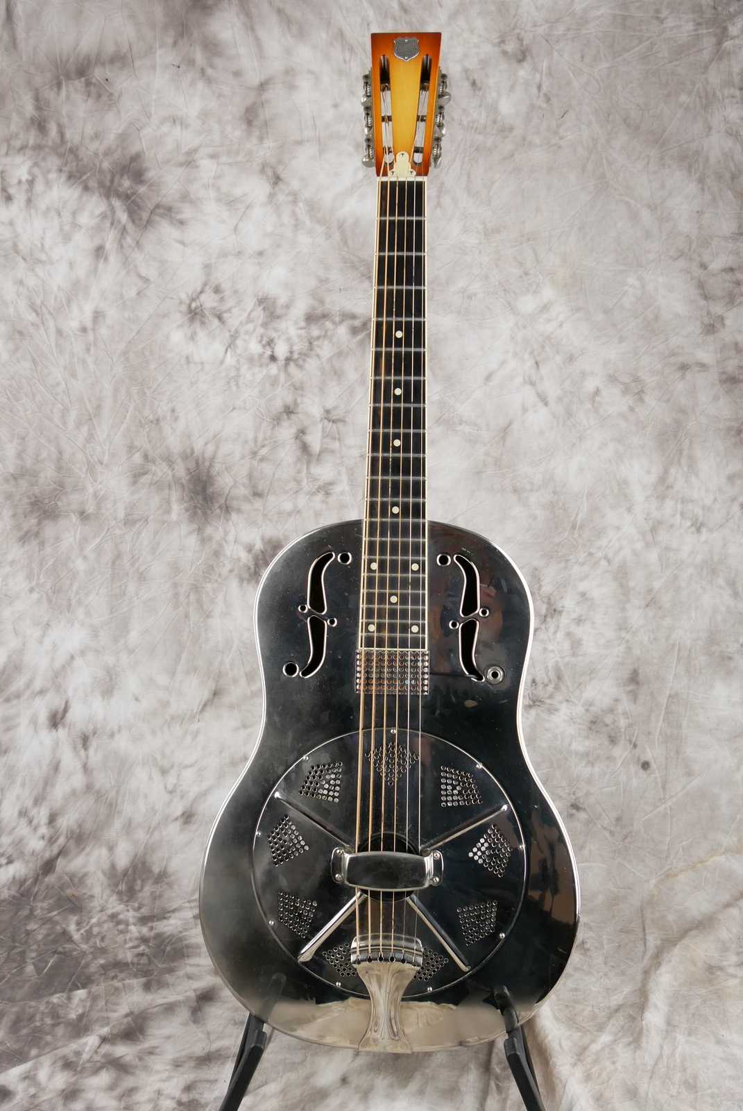 img/vintage/5416/National_Reso_Phonic_Style_0_nickel_plated_brass_body_USA_2004-001.JPG