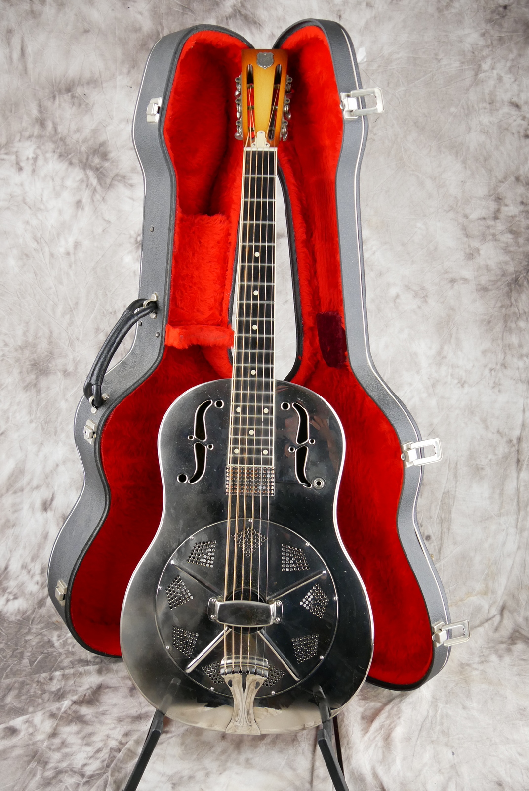img/vintage/5416/National_Reso_Phonic_Style_0_nickel_plated_brass_body_USA_2004-014.JPG