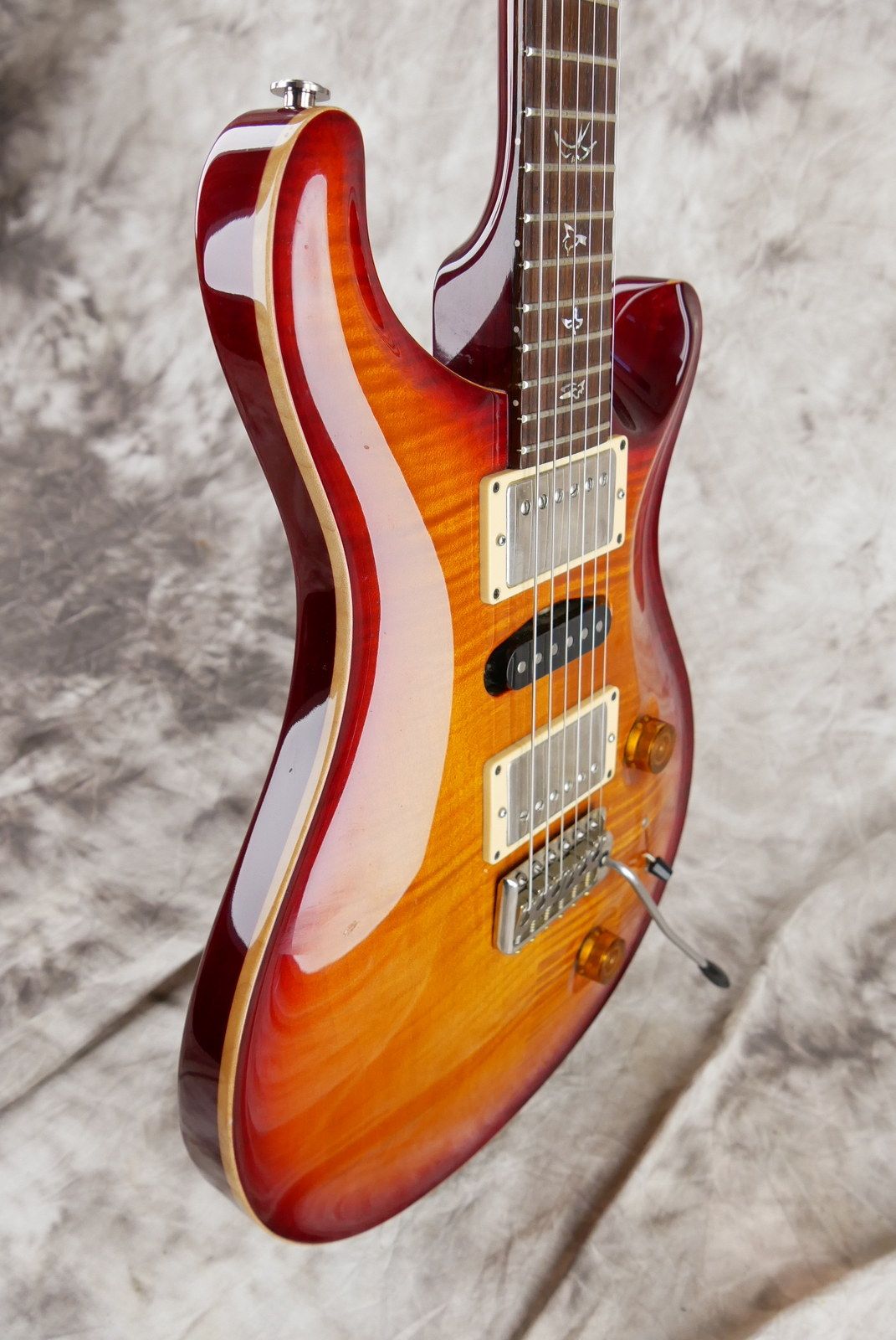 PRS_Custom_22_Special_sunburst_2010-005.JPG