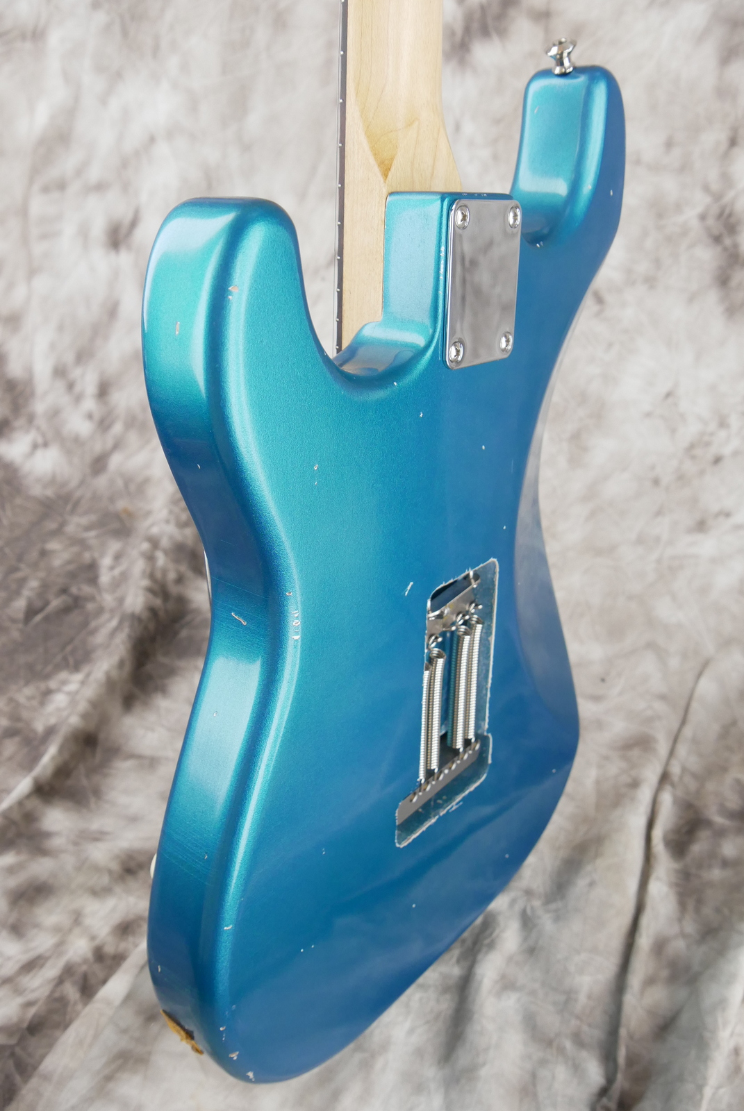 Waterslide_Stratocaster_type_Mojo_dual_foil_humbucker_ocean_turquoise_USA_2021-007.JPG