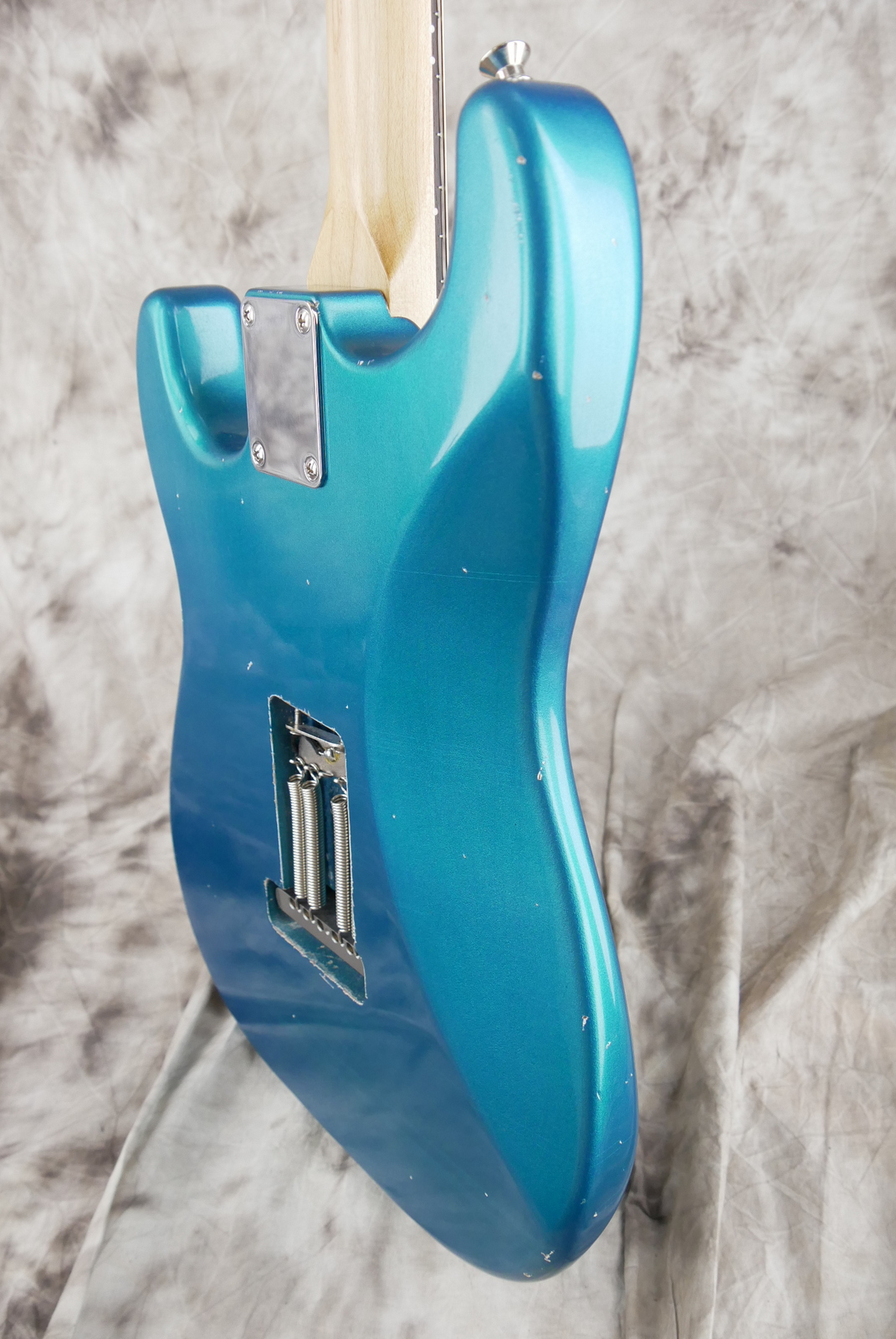 img/vintage/5421/Waterslide_Stratocaster_type_Mojo_dual_foil_humbucker_ocean_turquoise_USA_2021-008.JPG