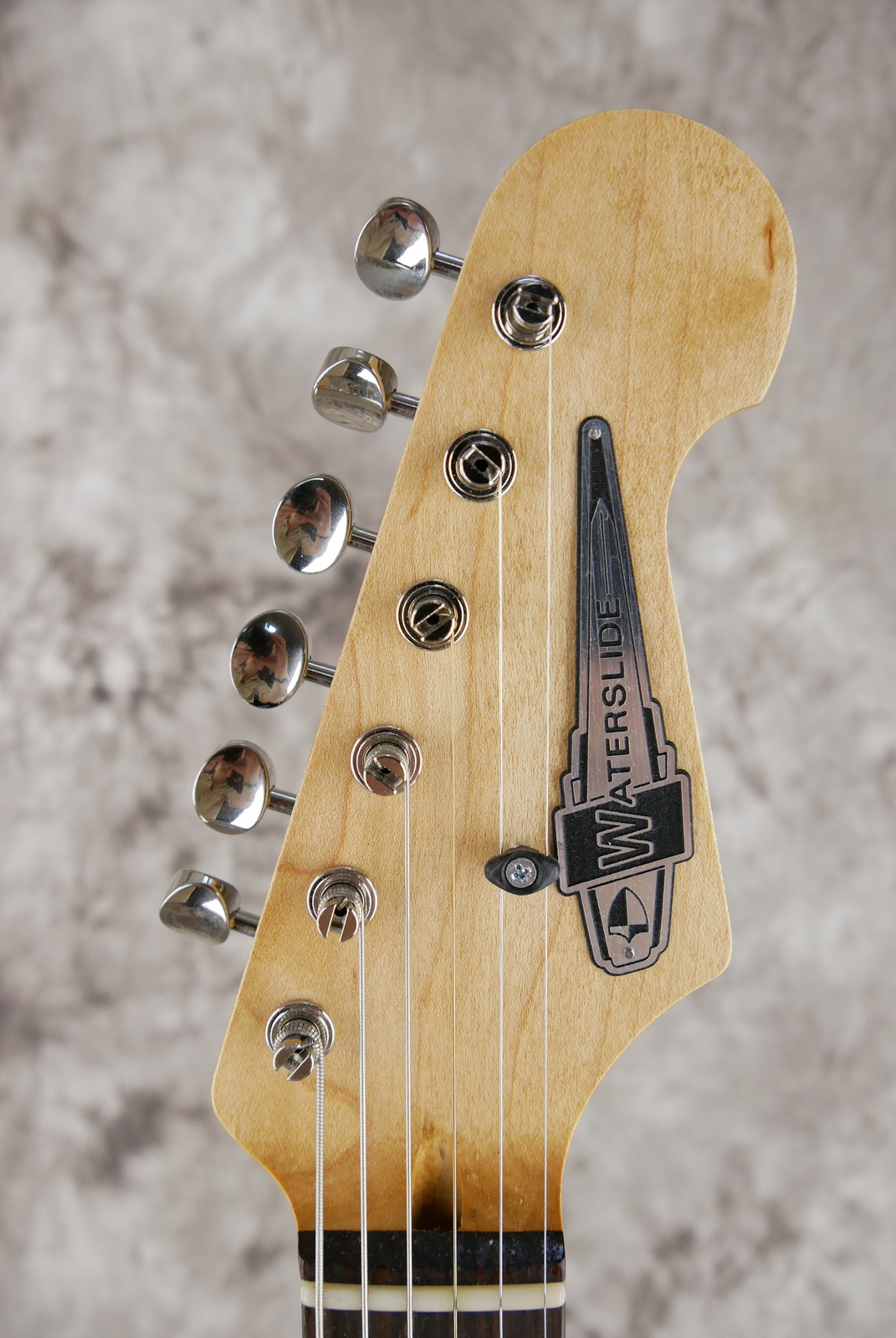 img/vintage/5421/Waterslide_Stratocaster_type_Mojo_dual_foil_humbucker_ocean_turquoise_USA_2021-009.JPG