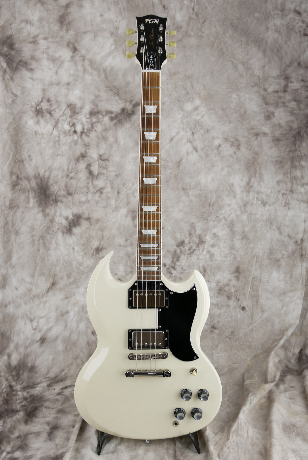 img/vintage/5423/FGN_Neo_classic_DC_10_Japan_white_2017-001.JPG