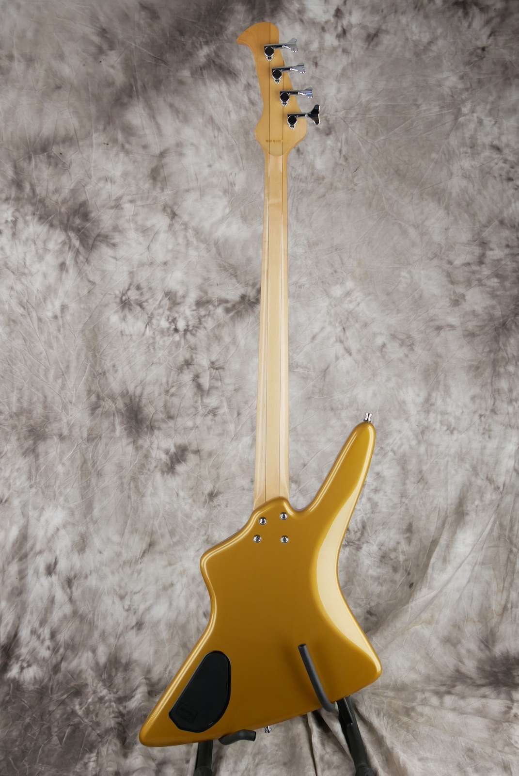 Warwick_Reverso_Adam_Clayton_signature_Korea_gold_2011-002.JPG