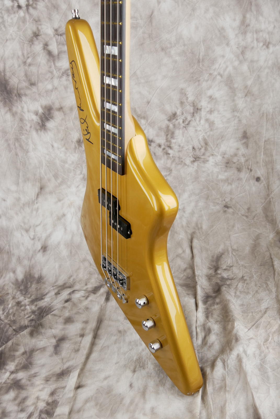 Warwick_Reverso_Adam_Clayton_signature_Korea_gold_2011-006.JPG