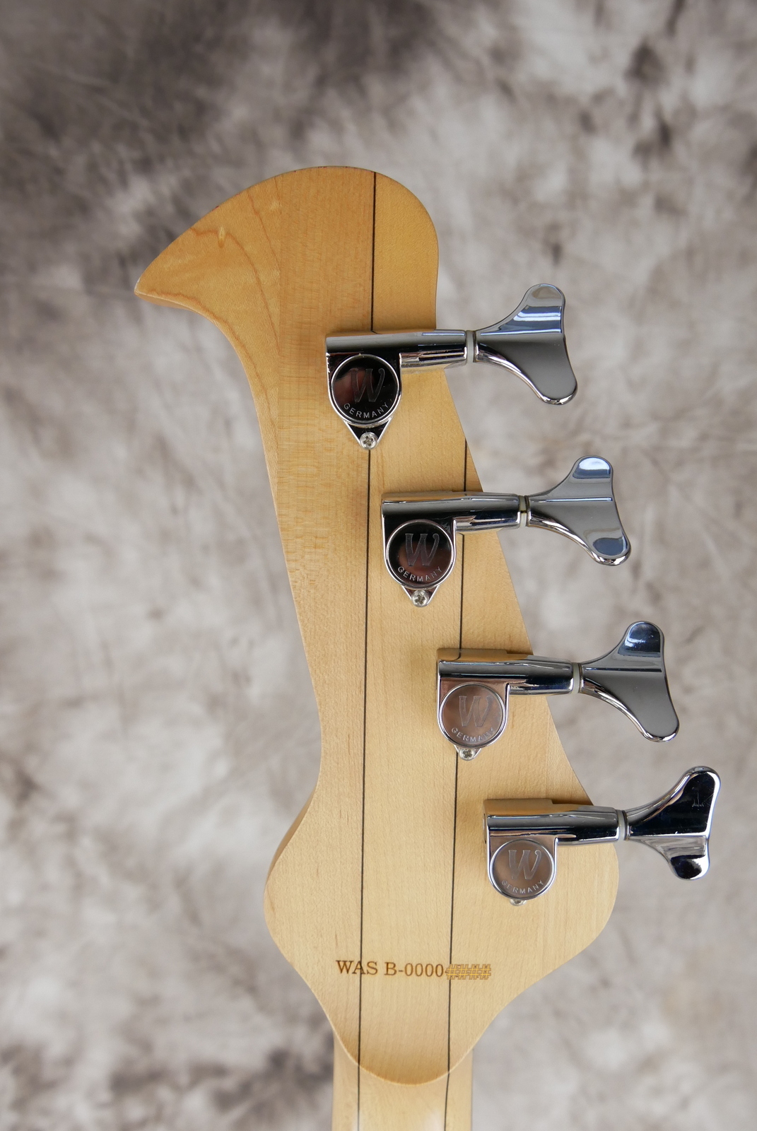img/vintage/5424/Warwick_Reverso_Adam_Clayton_signature_Korea_gold_2011-010.JPG