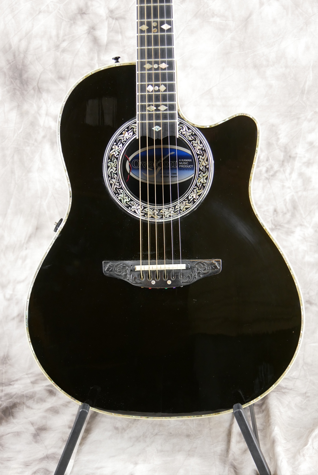 Ovation_1569_Cusom_Legend_USA_black_1986-002.JPG