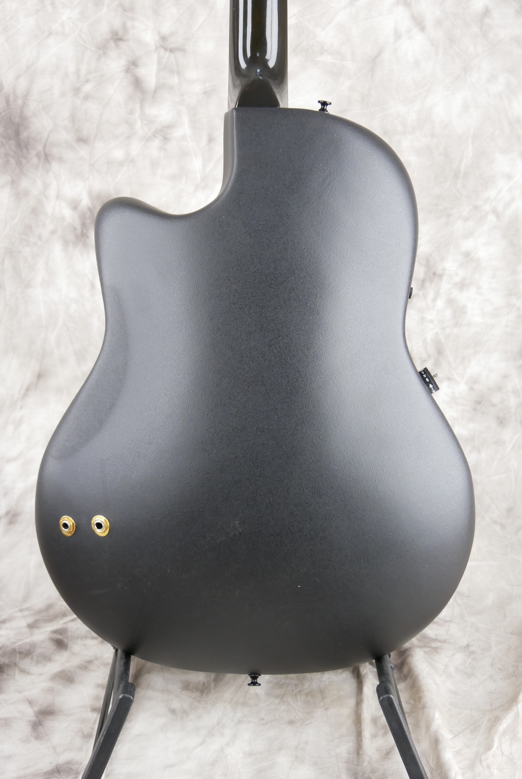 img/vintage/5425/Ovation_1569_Cusom_Legend_USA_black_1986-004.JPG
