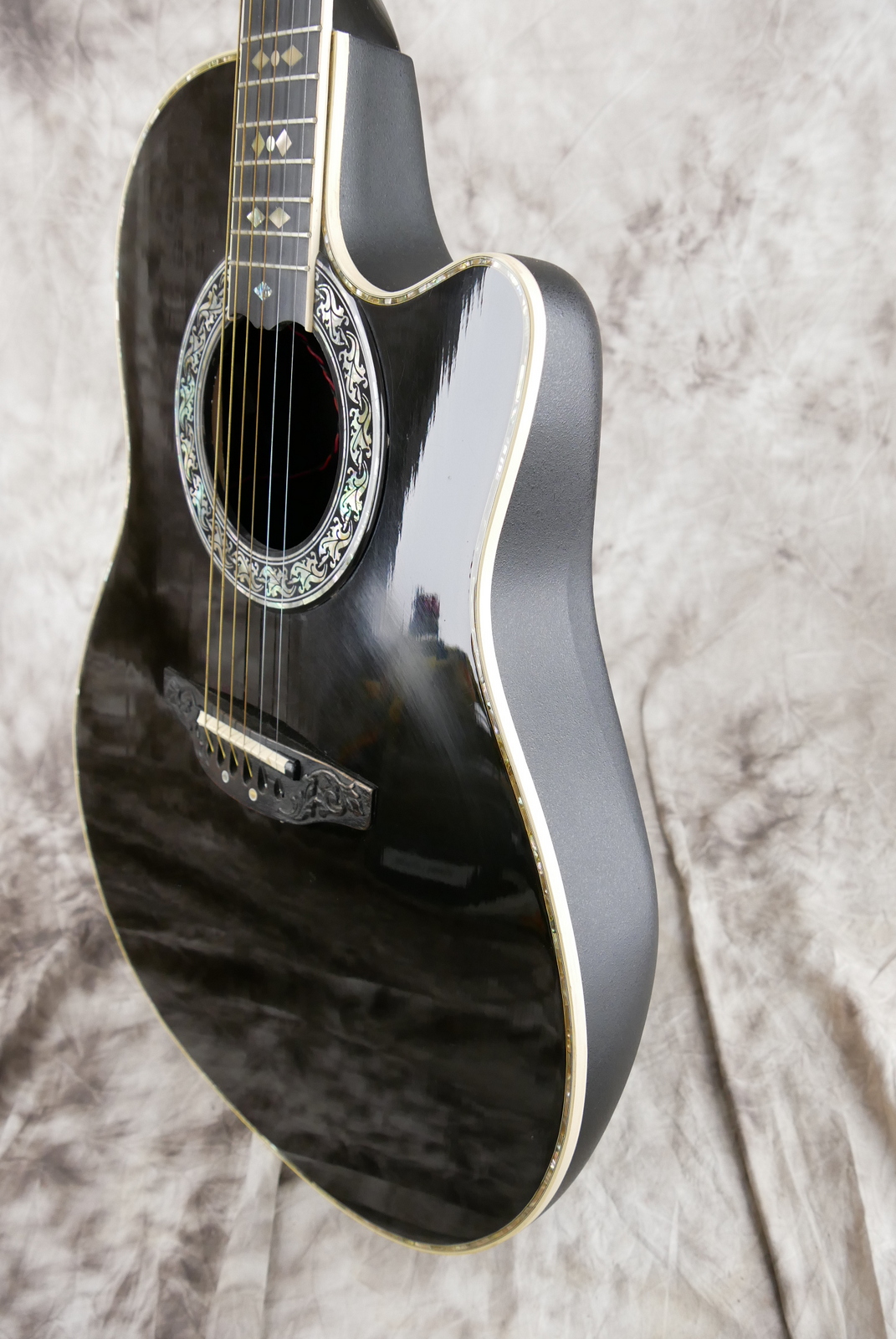 img/vintage/5425/Ovation_1569_Cusom_Legend_USA_black_1986-005.JPG