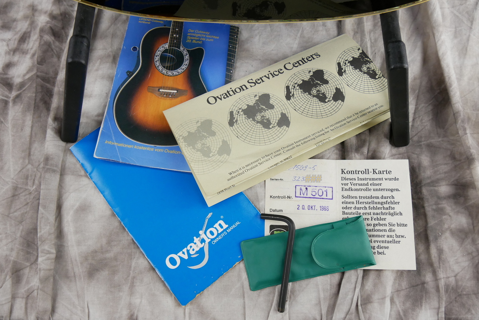 img/vintage/5425/Ovation_1569_Cusom_Legend_USA_black_1986-018.JPG