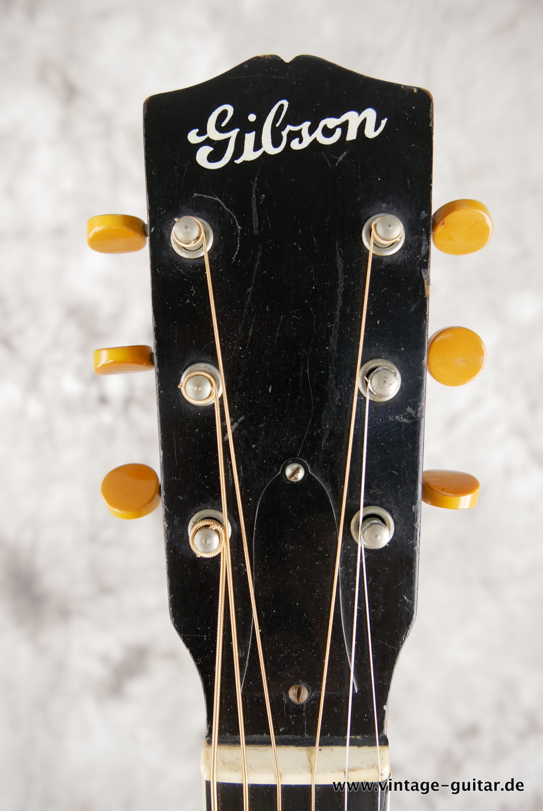 Gibson_L_3_135inch_round_soundhole_sunburst_1930-009.JPG