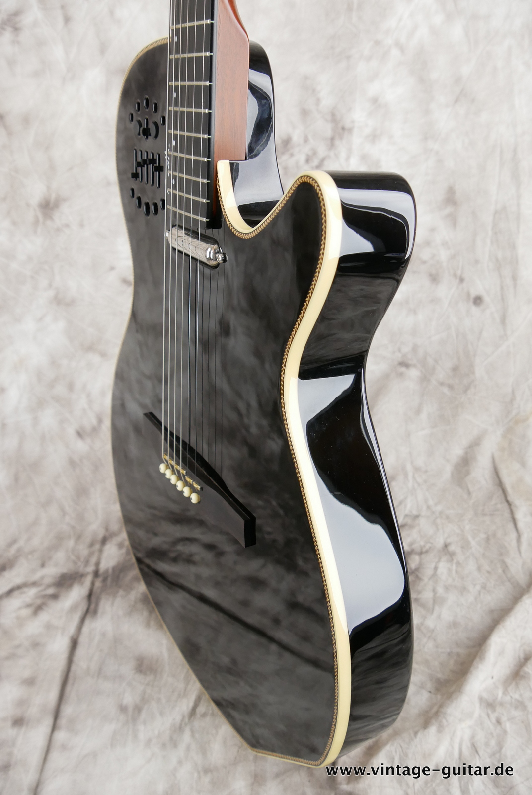 Godin_Multiac_Spectrum_SA_Canada_black_2014-006.JPG