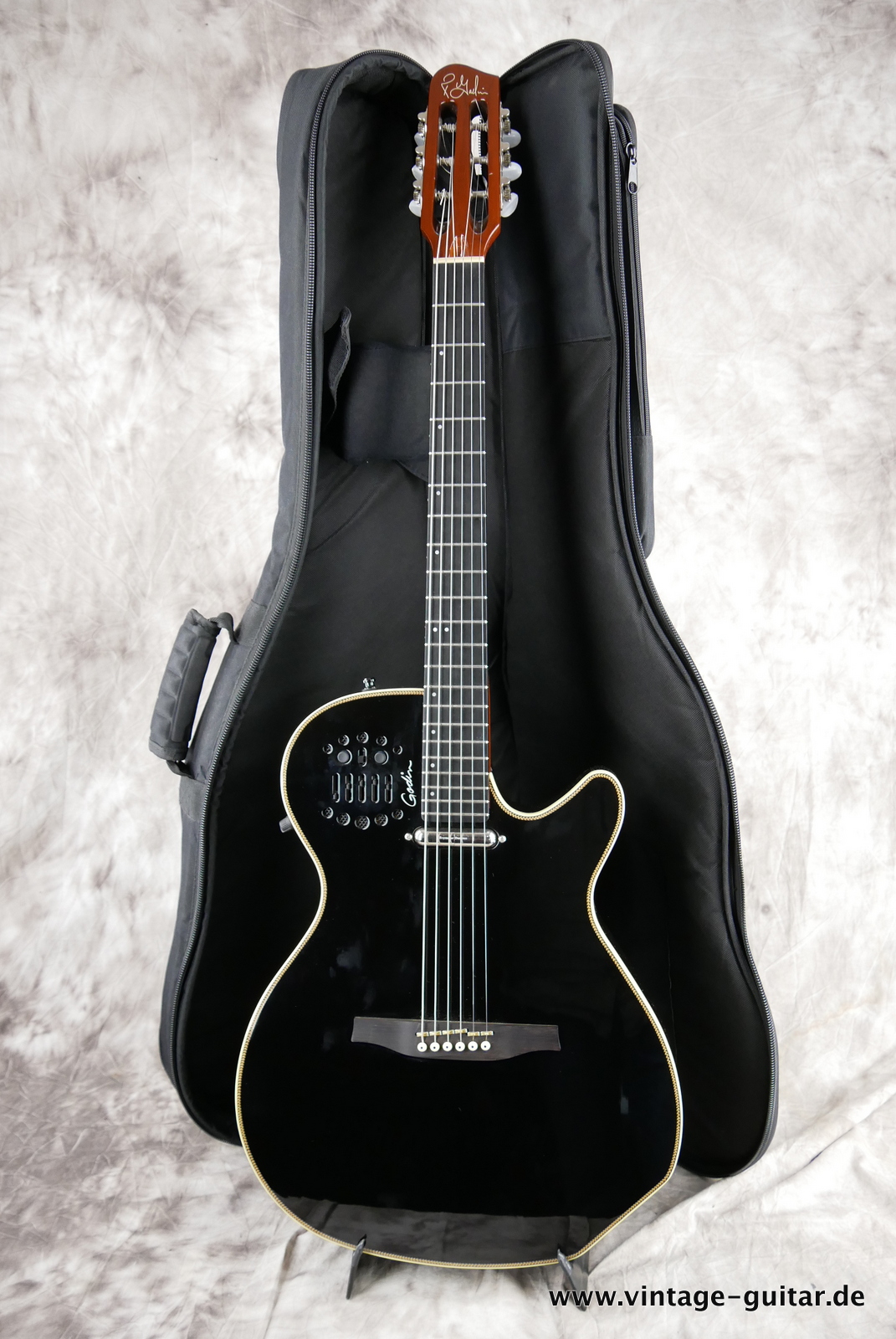 Godin_Multiac_Spectrum_SA_Canada_black_2014-013.JPG