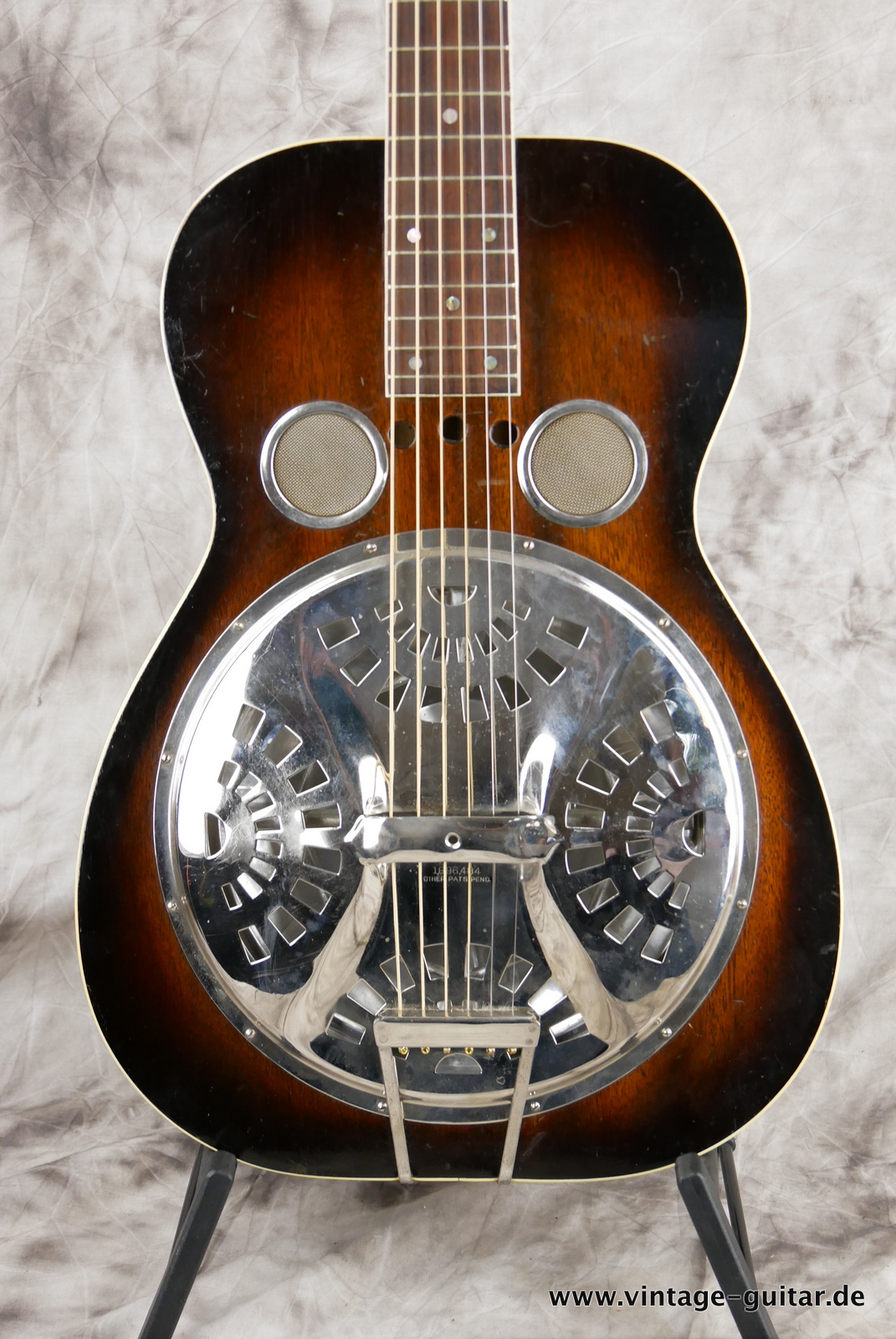 img/vintage/5432/Regal_45_46_round_neck_USA_sunburst_1935-003.JPG