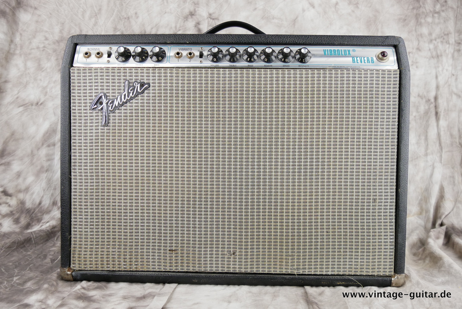 Fender_Vibrolux_Reverb_silverface_1974-001.JPG