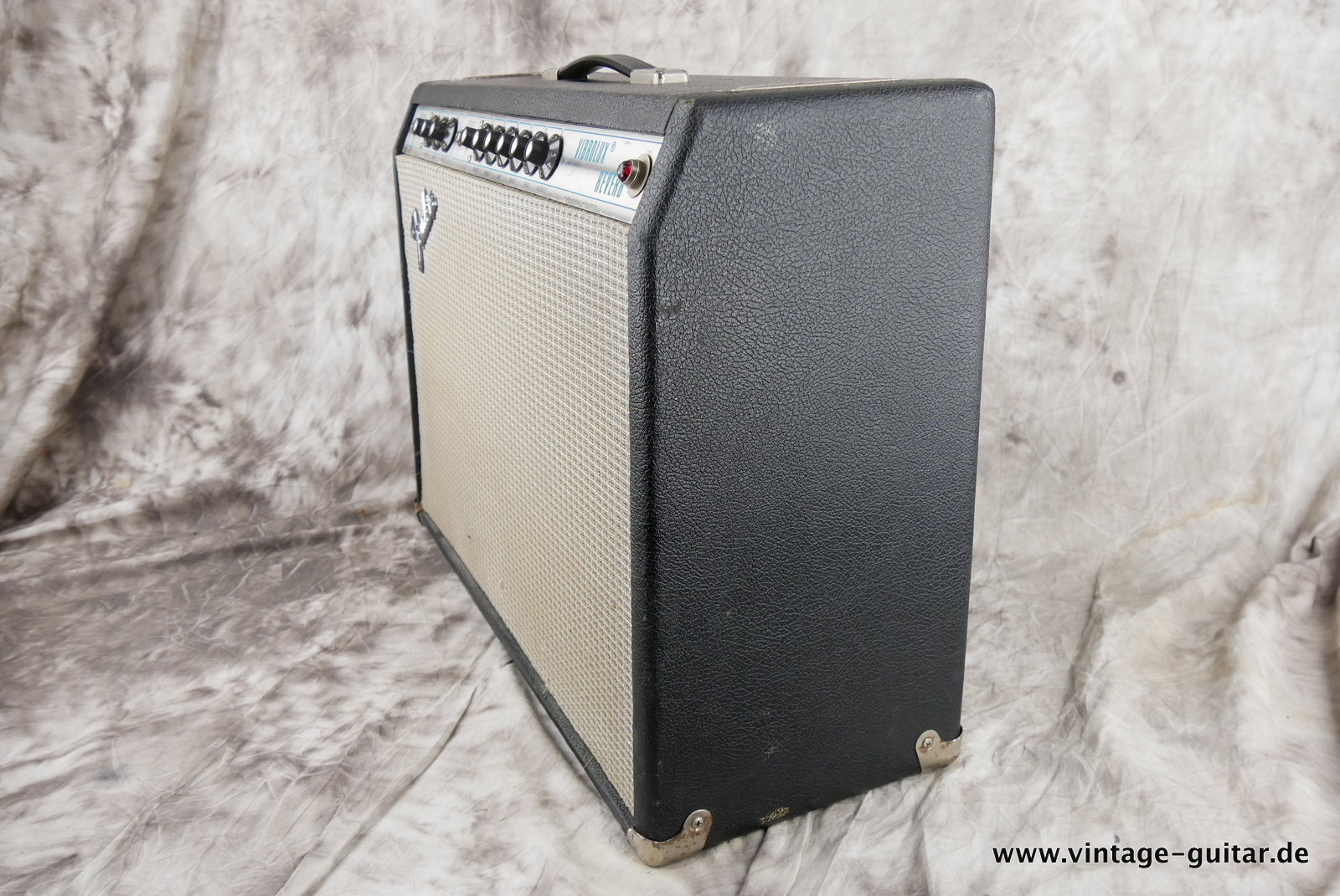 Fender_Vibrolux_Reverb_silverface_1974-004.JPG