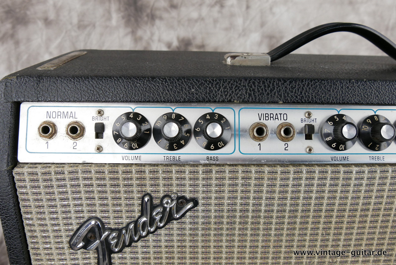 Fender_Vibrolux_Reverb_silverface_1974-005.JPG