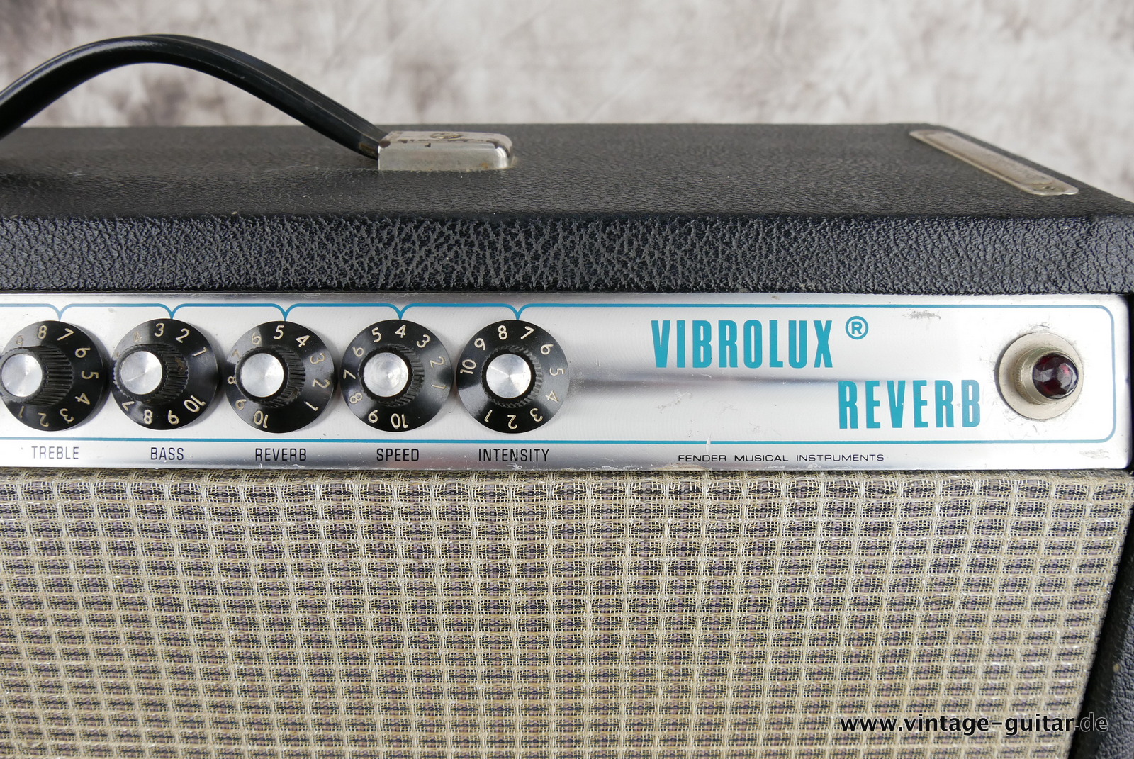 Fender_Vibrolux_Reverb_silverface_1974-006.JPG