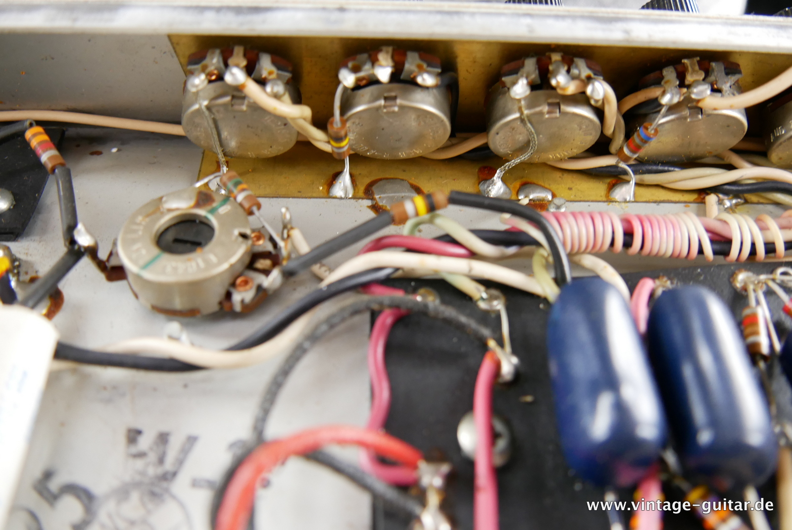 Fender_Vibrolux_Reverb_silverface_1974-027.JPG