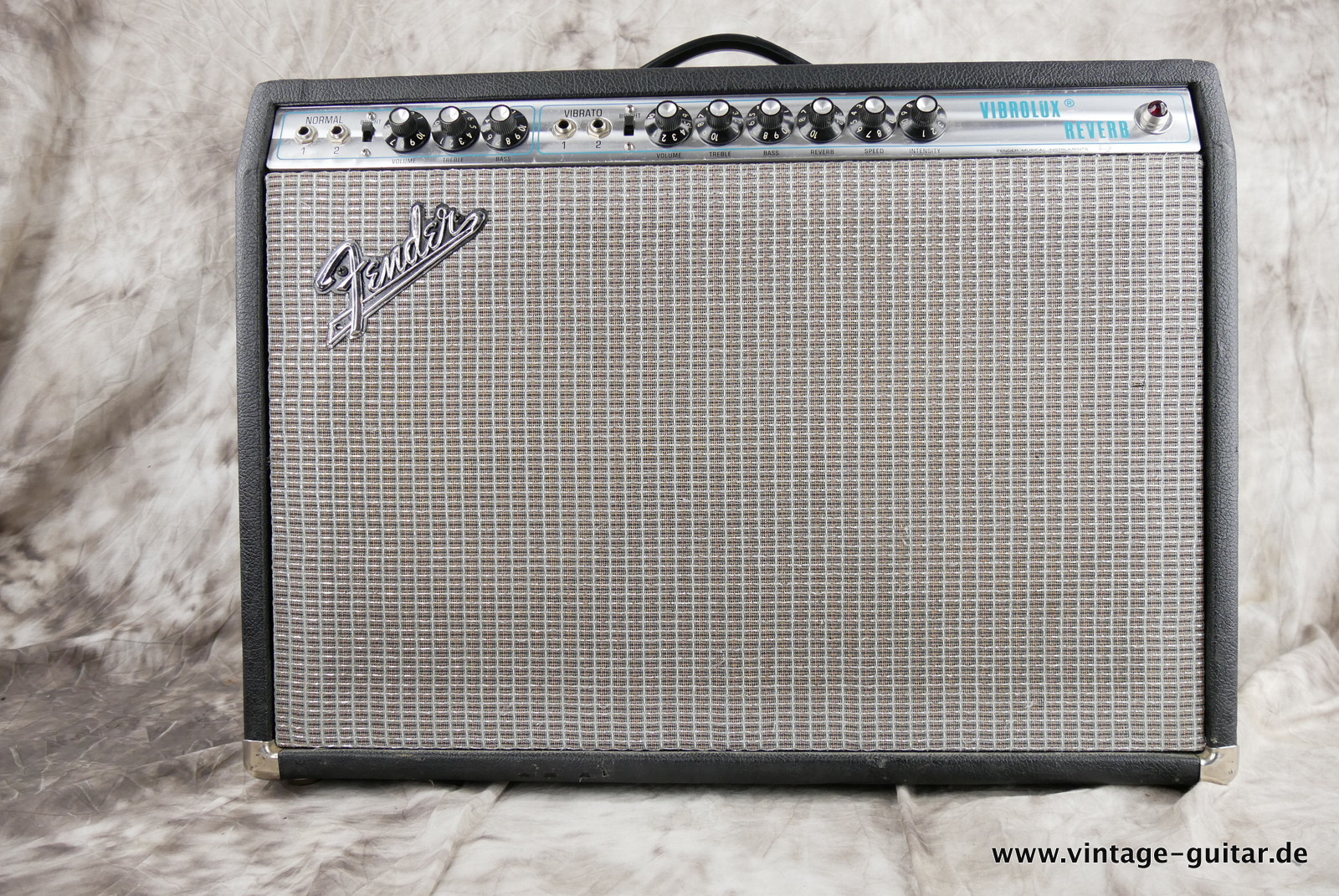 Fender_Vibrolux_Reverb_silverface_1974-001.JPG