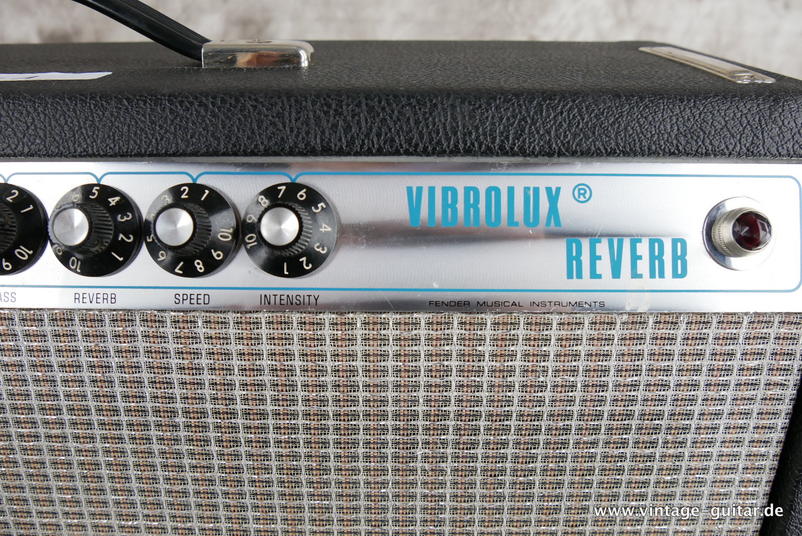 Fender_Vibrolux_Reverb_silverface_1974-007.JPG