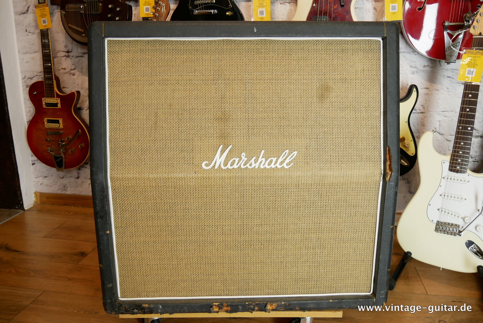 Marshall_1960_A_basketweave_black_1971-001.JPG