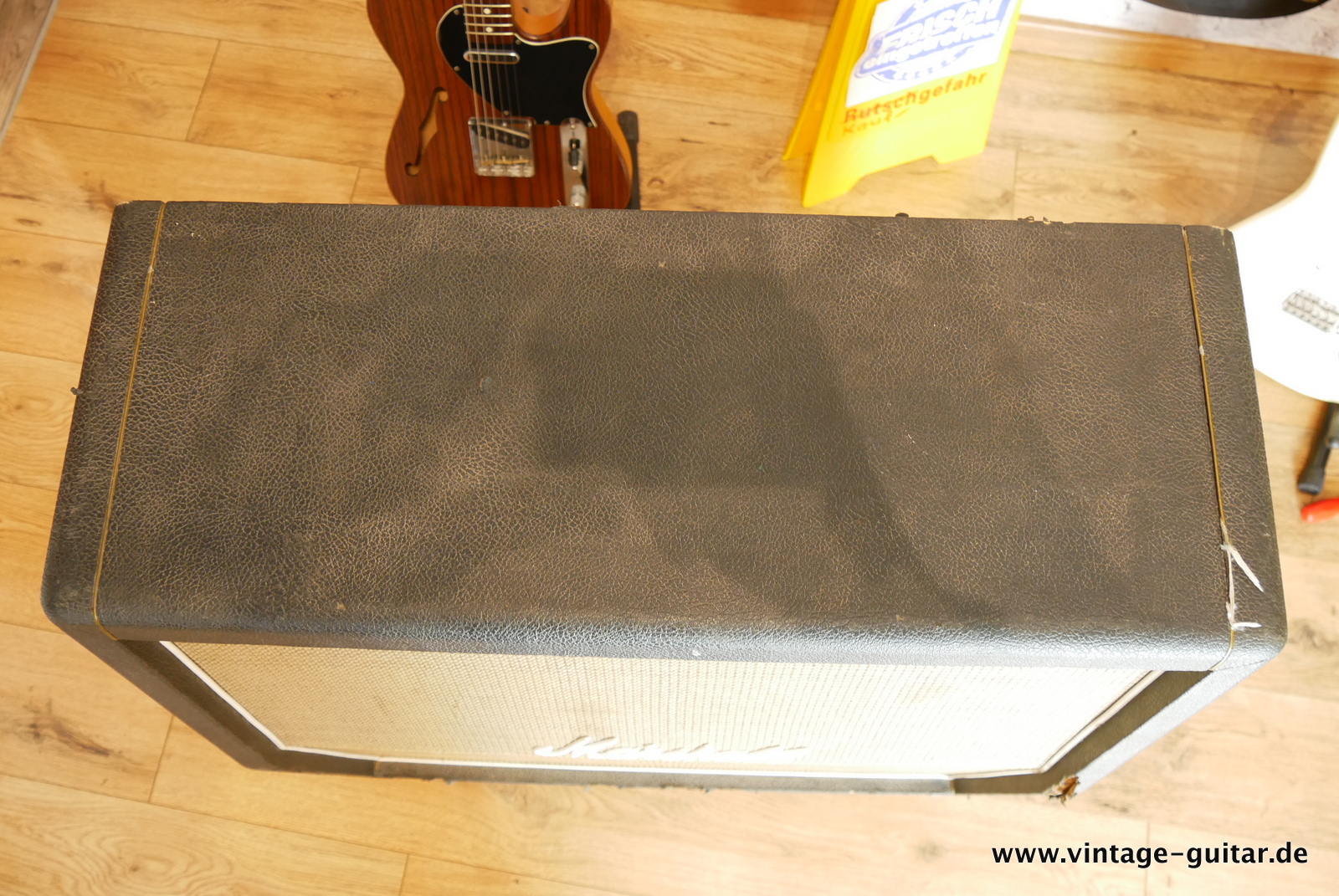 img/vintage/5437/Marshall_1960_A_basketweave_black_1971-005.JPG