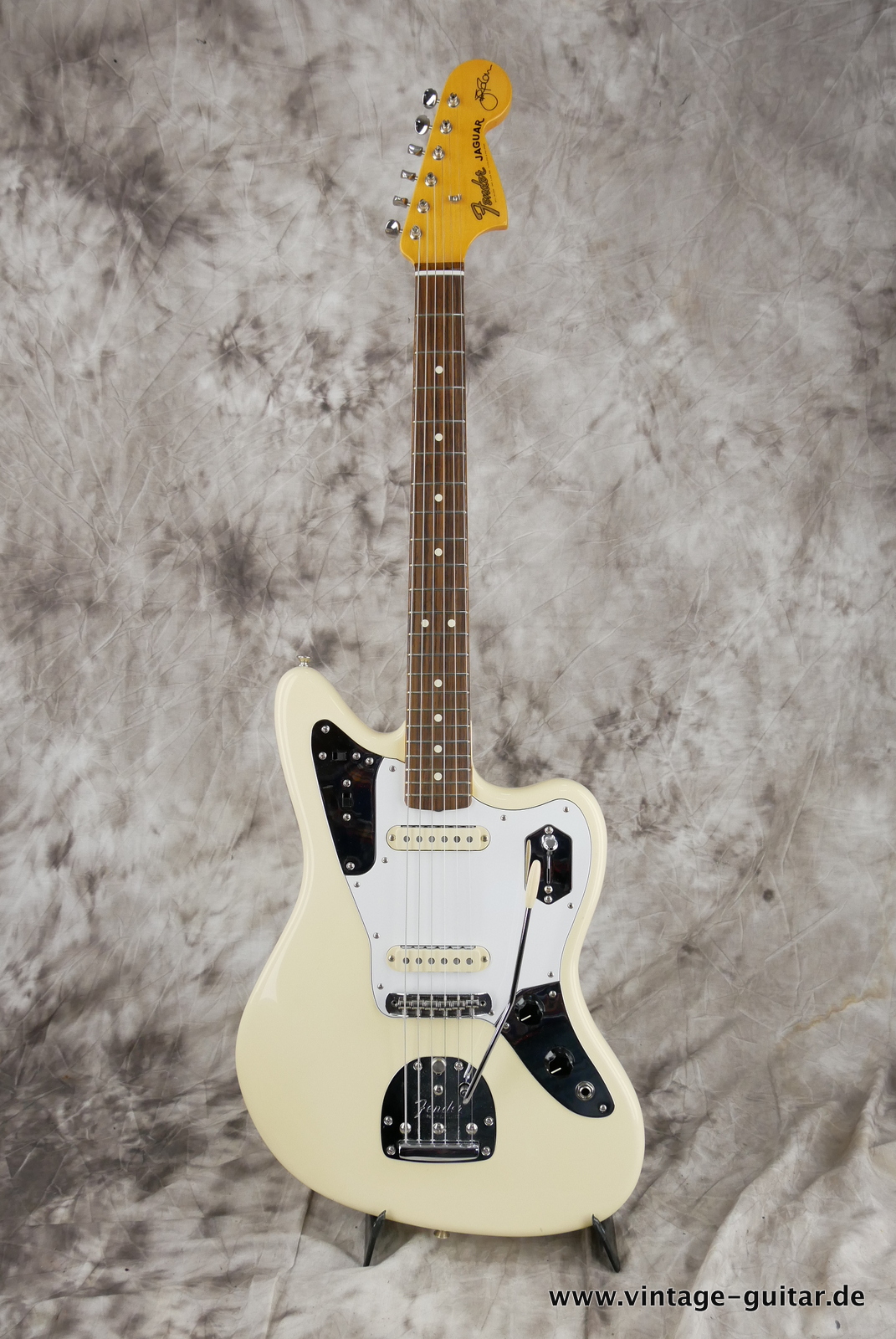 Fender_Jaguar_Johnny_Marr_USA_olympic_white_2019-001.JPG