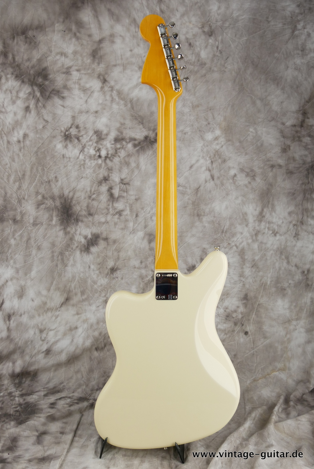 img/vintage/5439/Fender_Jaguar_Johnny_Marr_USA_olympic_white_2019-002.JPG