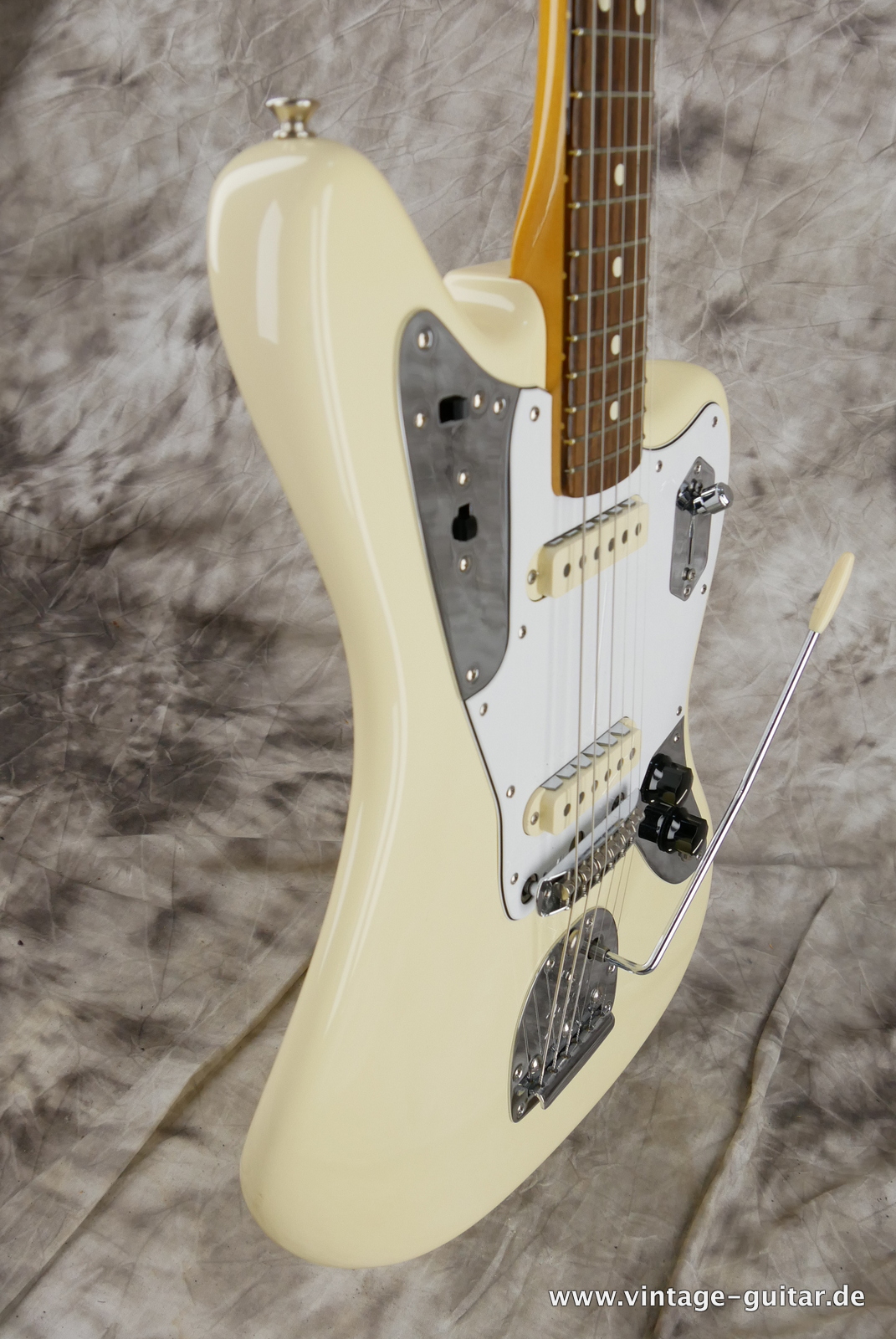 Fender_Jaguar_Johnny_Marr_USA_olympic_white_2019-005.JPG