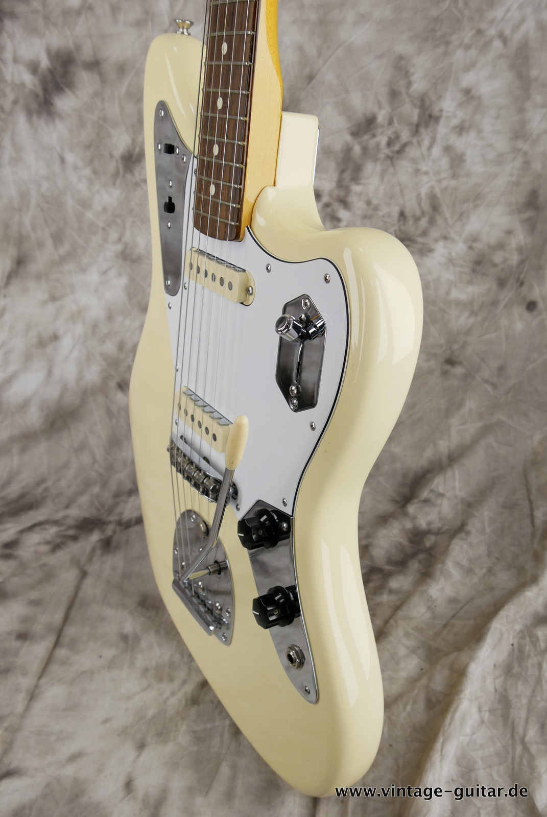 Fender_Jaguar_Johnny_Marr_USA_olympic_white_2019-006.JPG