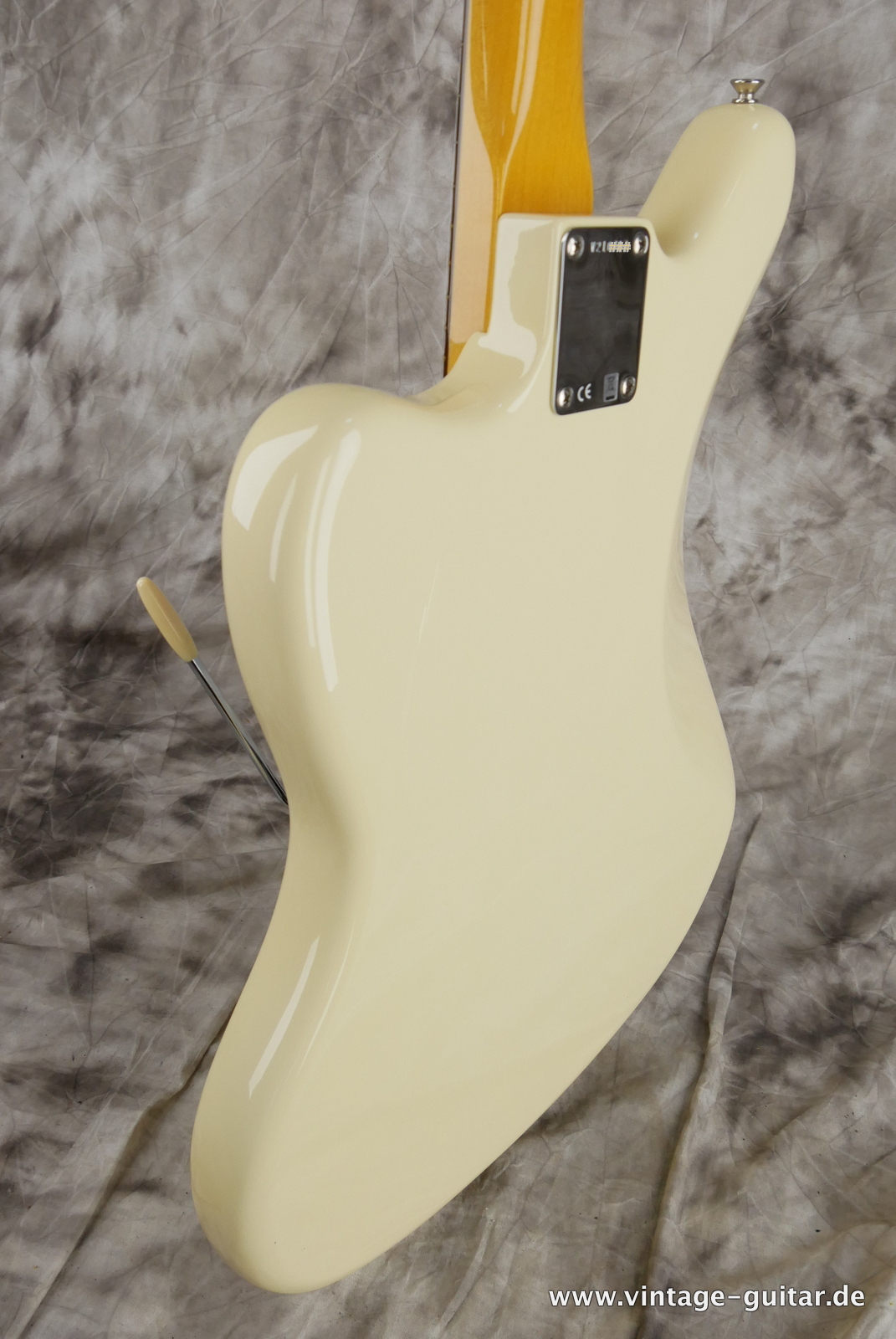 img/vintage/5439/Fender_Jaguar_Johnny_Marr_USA_olympic_white_2019-007.JPG