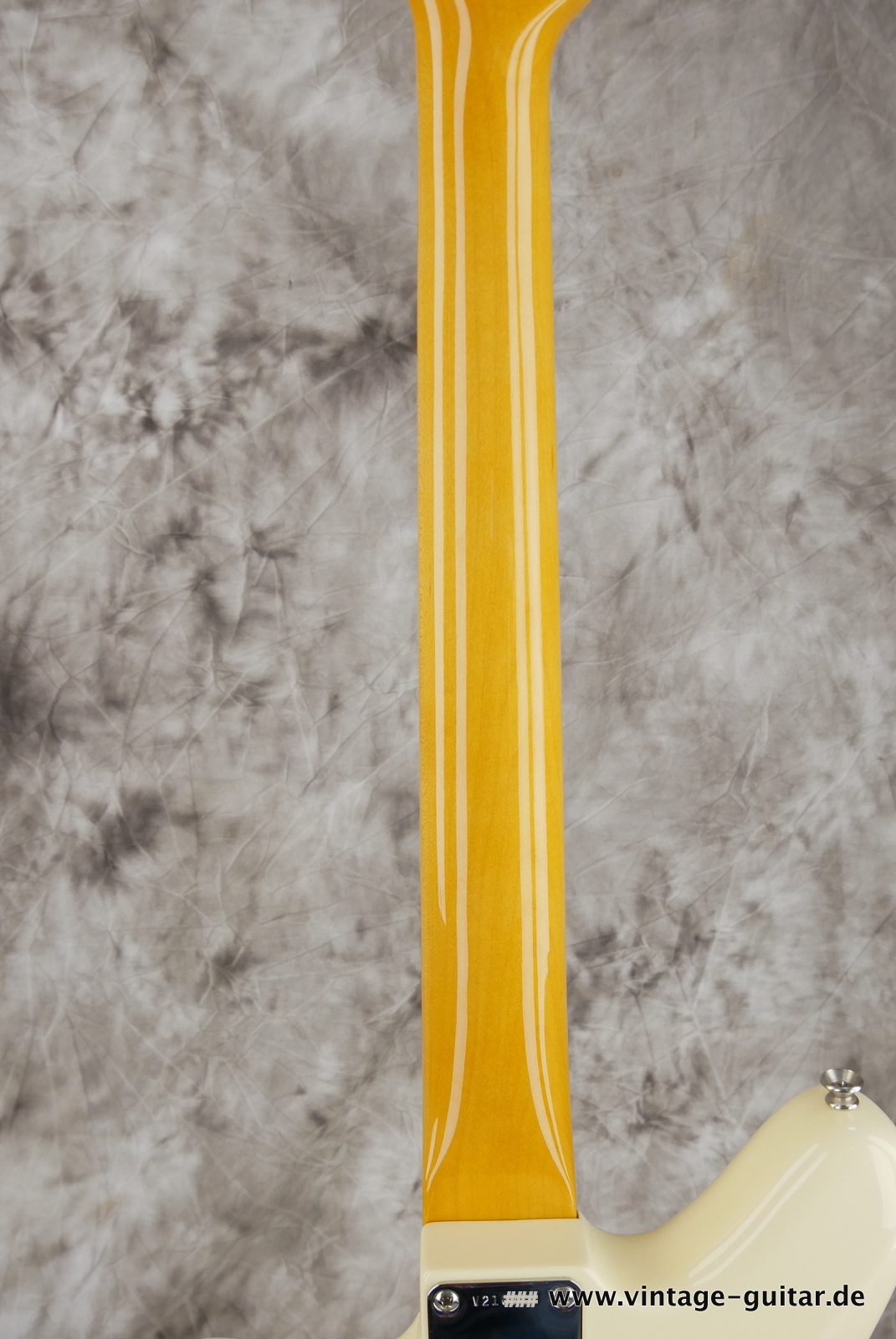 img/vintage/5439/Fender_Jaguar_Johnny_Marr_USA_olympic_white_2019-012.JPG