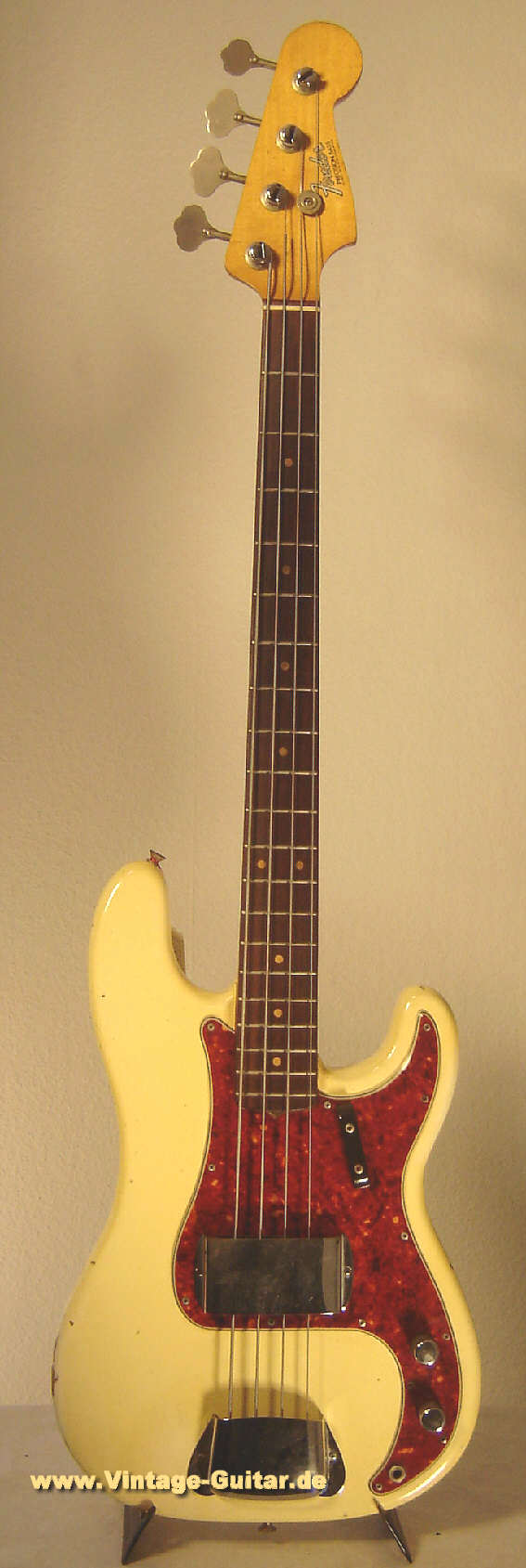 Fender_Precision_Bass_1964-olympic-white-front.jpg